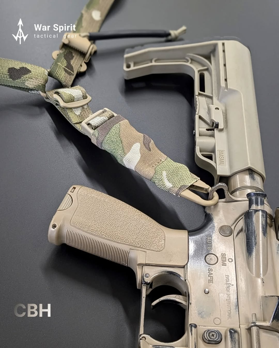 Швидкоз'ємний адаптер з карабіном для збройових ременів, від українського бренду "WAR SPIRIT".