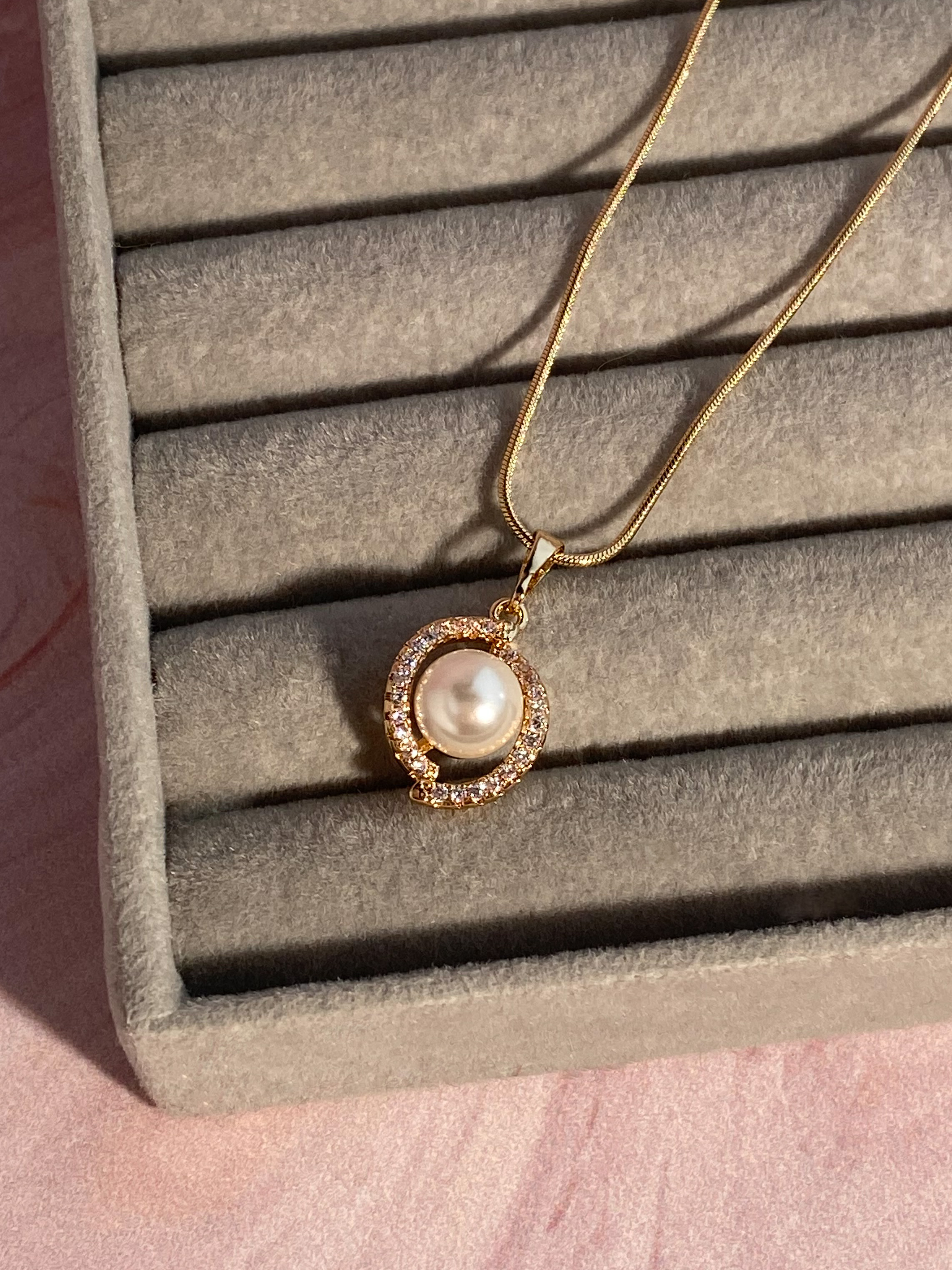 Підвіска з перлиною