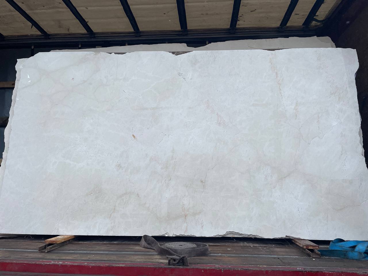 Мармур Crema Marfil