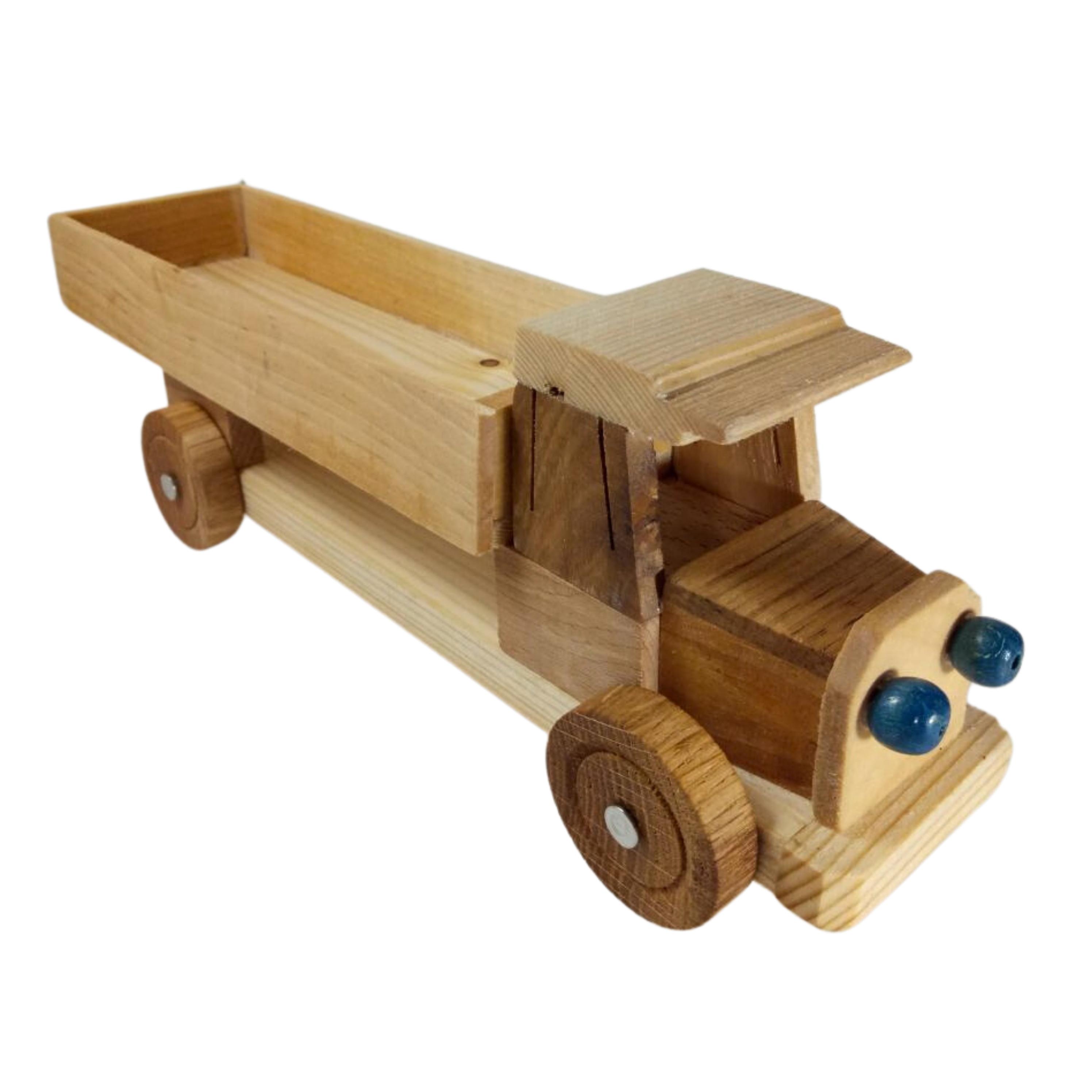 Іграшкова дерев'яна вантажівка