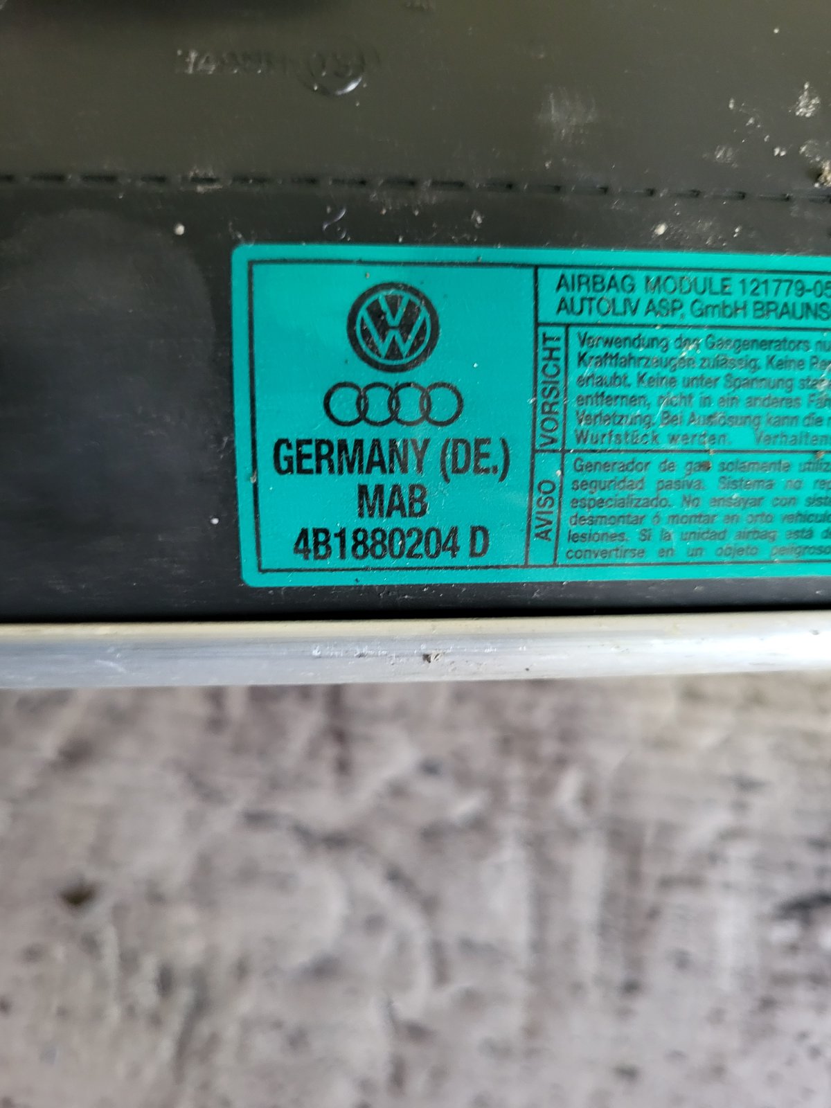 Подушка безпеки пасажира(під торпедою) AUDI A6C5 2.4