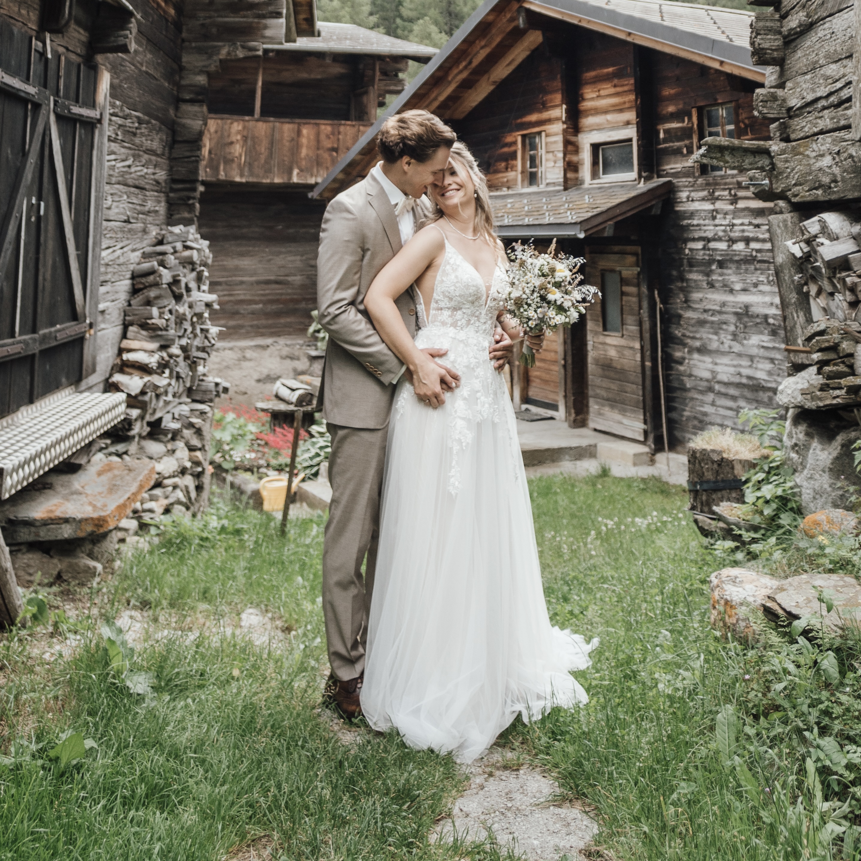 Essense of Australia D2840