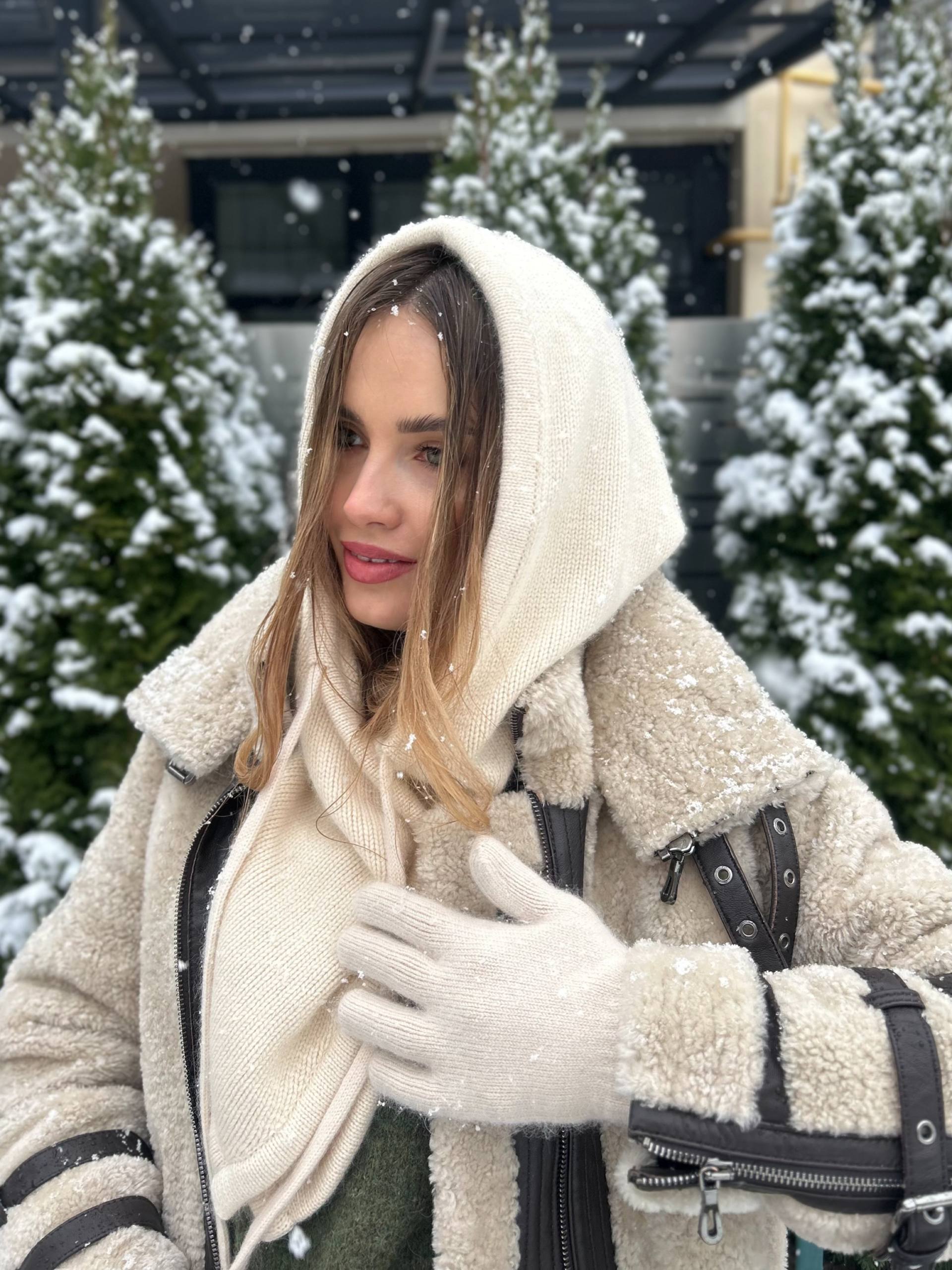 Комплект капор на кнопках та рукавиці Шампань