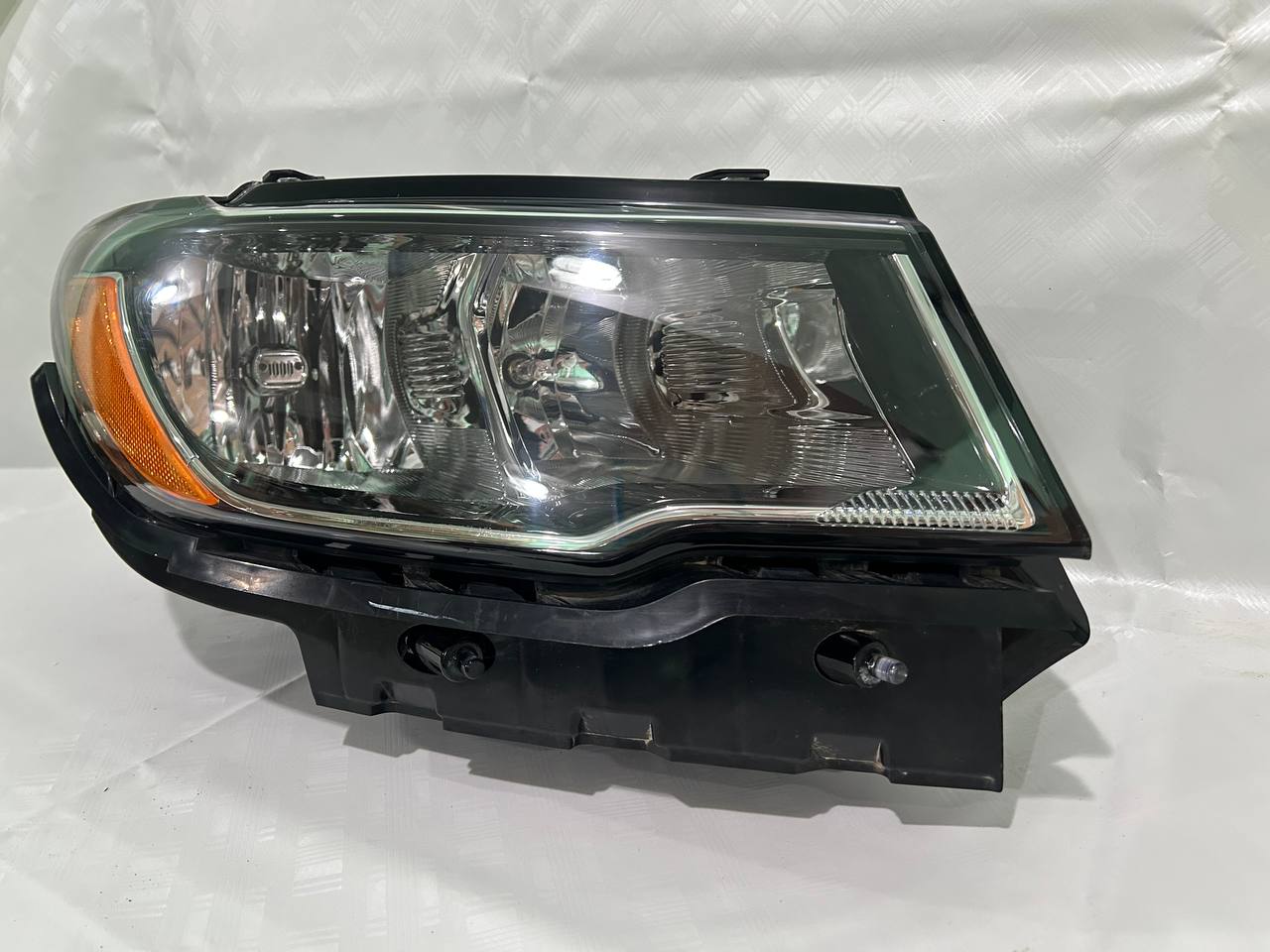 Jeep Compass 2 Фара Права сторона Б/у оригінал (Пасажирська сторона)  2017 - 2024 роки