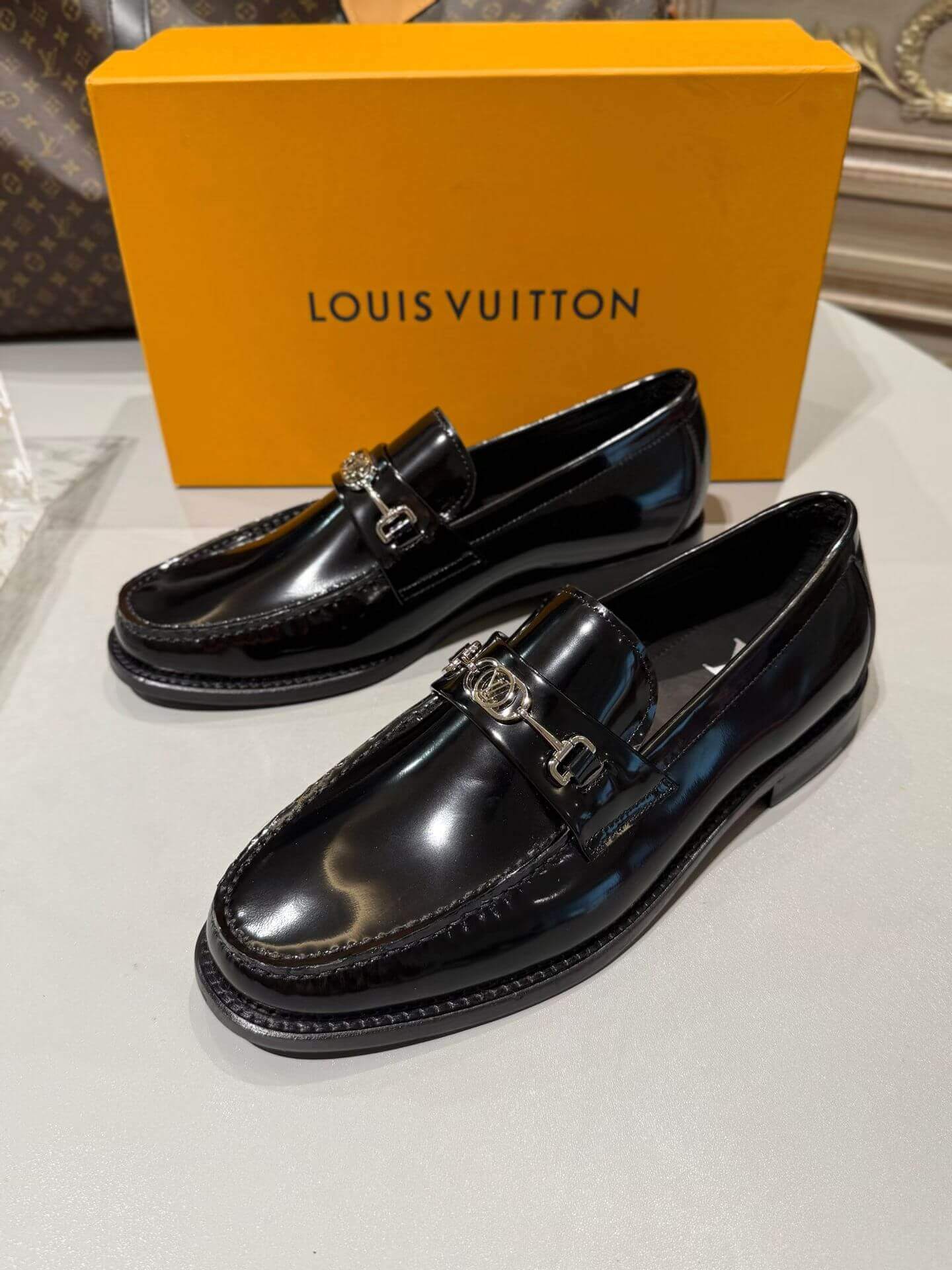 Louis Vuitton лофери