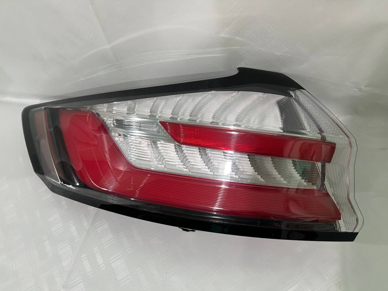 Ford Edge комплектація Titanium б.у оригінал Ліва в крило 2018 - 2024 роки Без бокового пластику