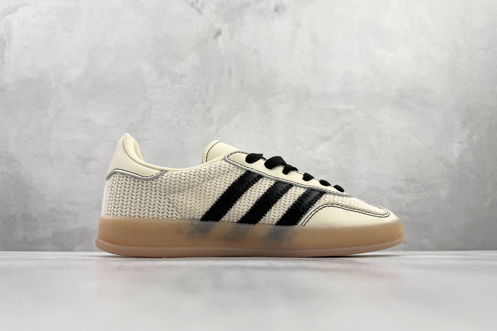 Adidas originals GAZELLE INDOOR White JQ7083