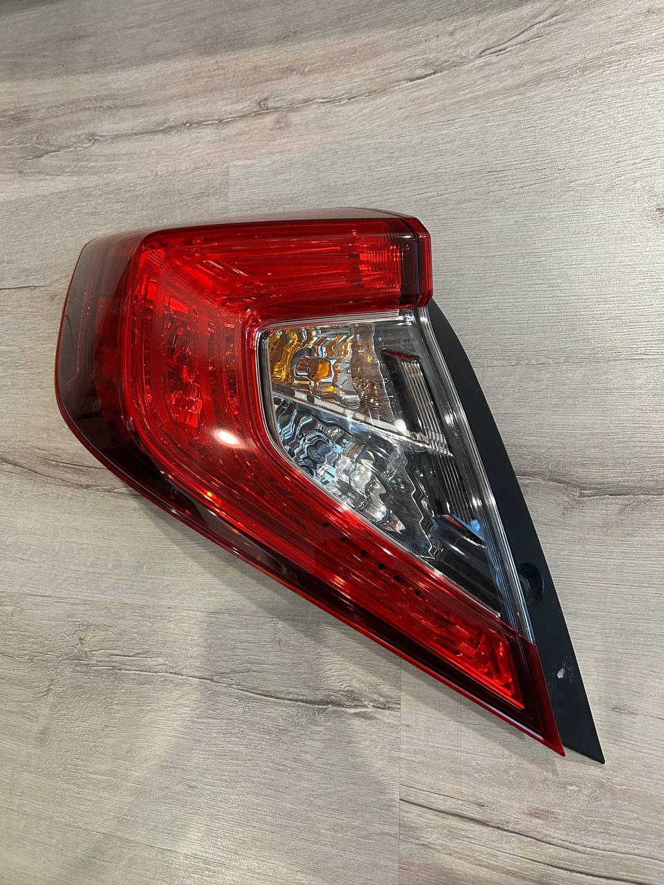 Honda Civic Седан Б.у оригинал Ліва сторона (Водійська сторона в крило) 2016 - 2021 роки