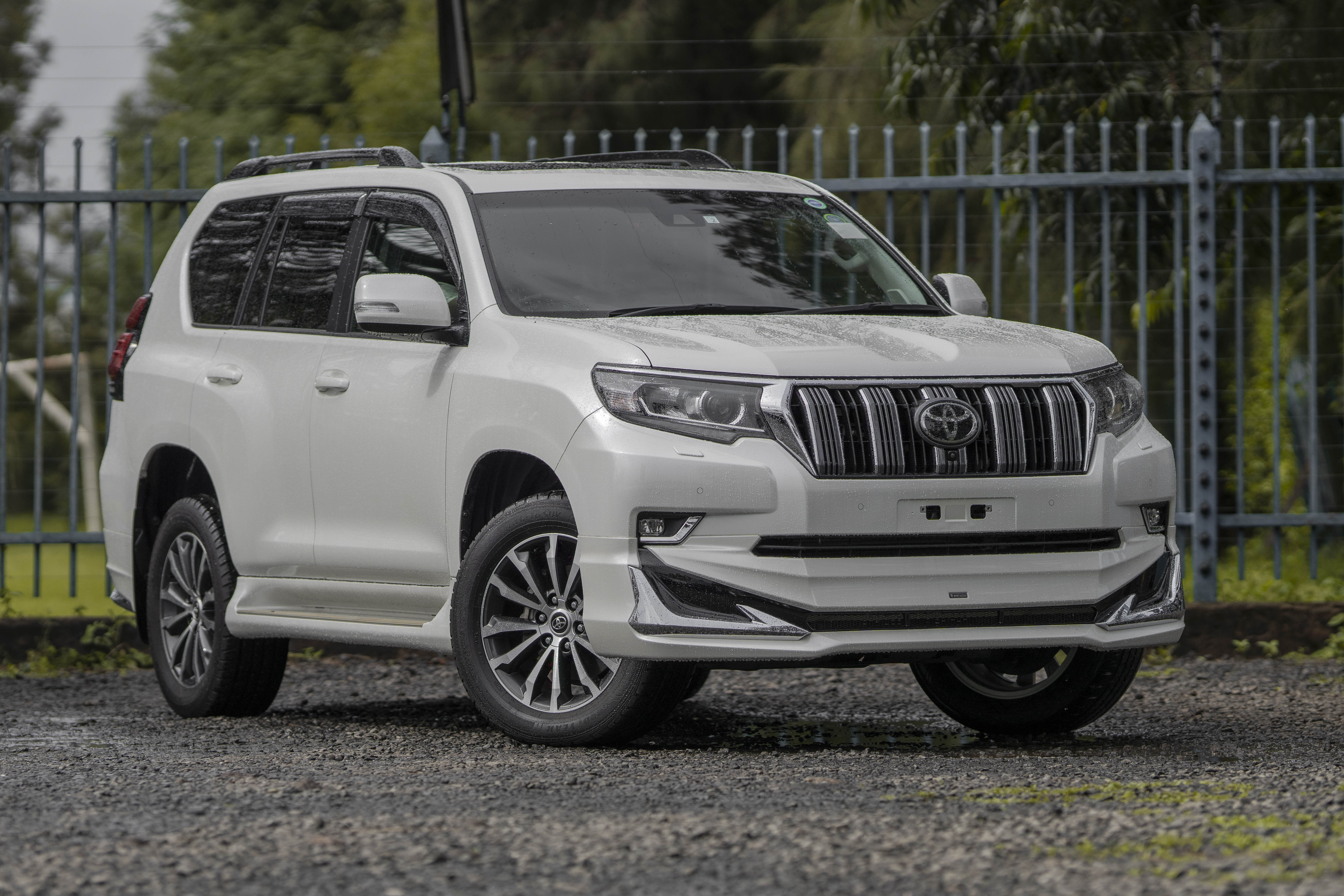 TOYOTA LANDCRUISER PRADO
