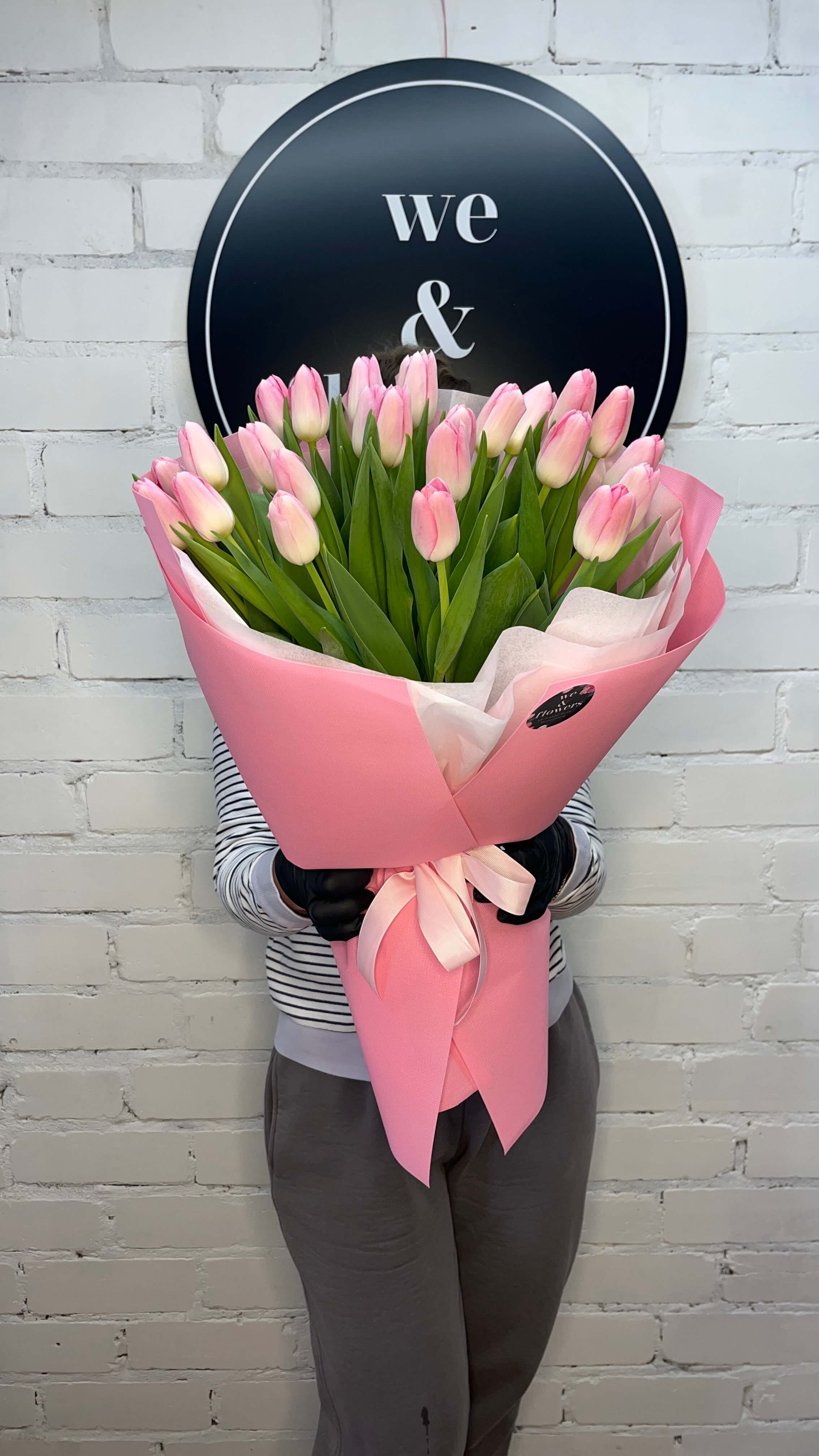 25 ніжно рожевих тюльпанів