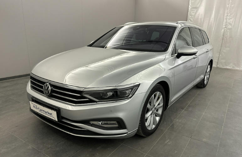 VW Passat Elegance