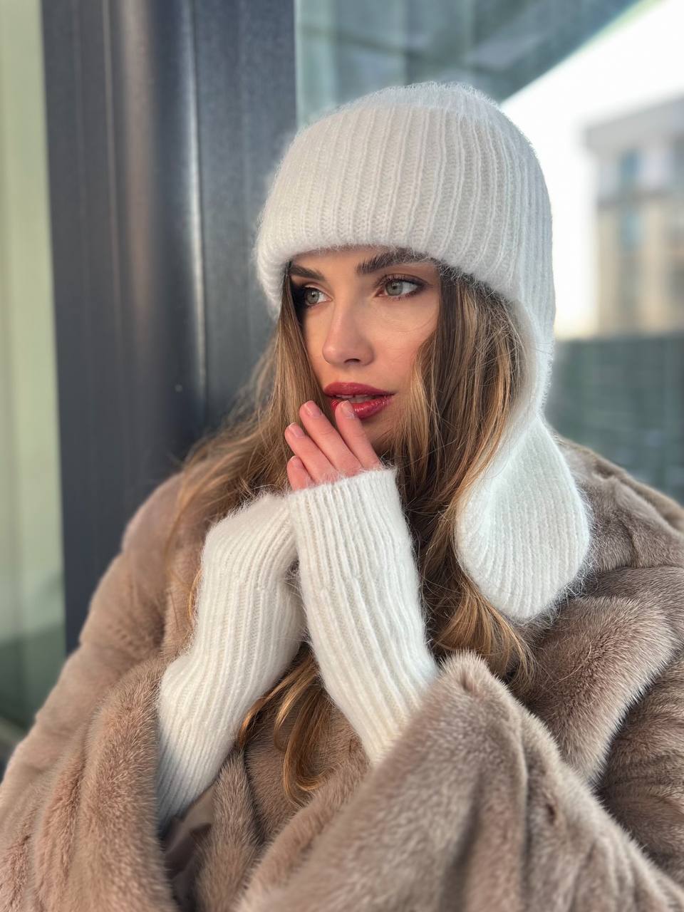 Комплект вушанка і мітенки молочні