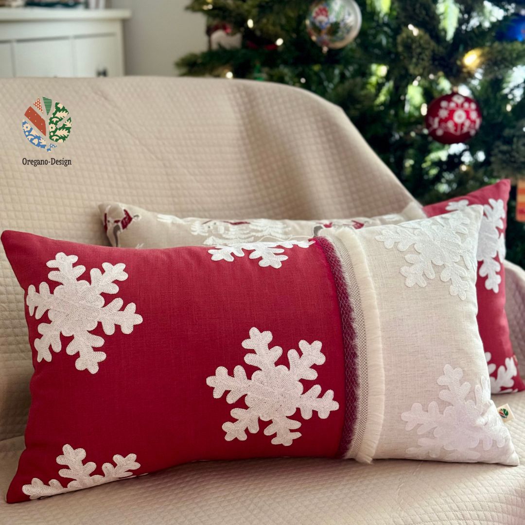 Decorative pillow Snowflakes with deep red line