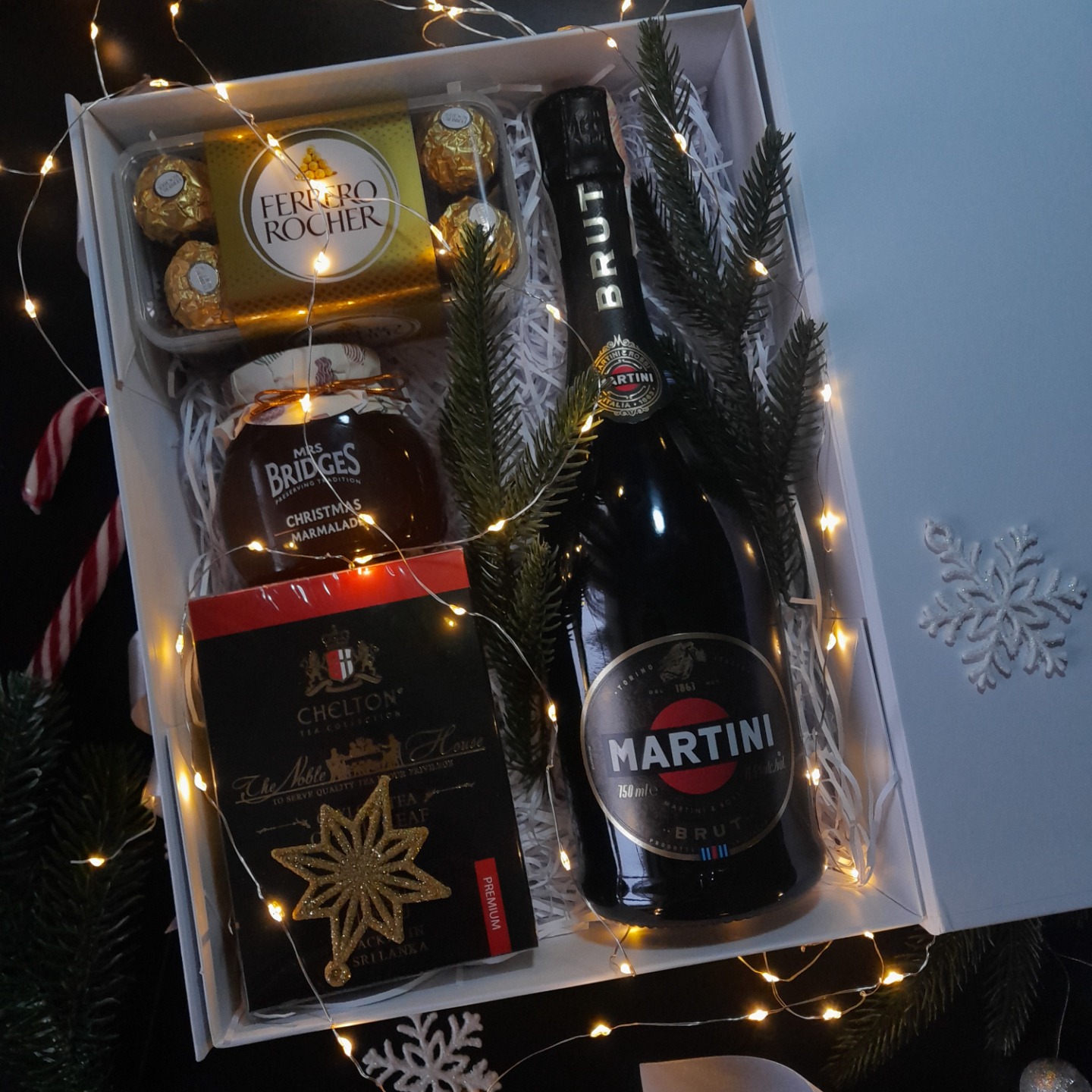 Подарунок дівчині на Миколая