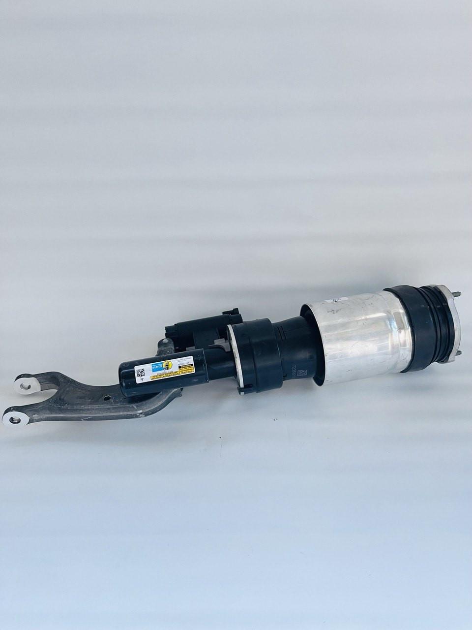 Амортизатор пневмо передній правий на Tesla MХ (У/Т)