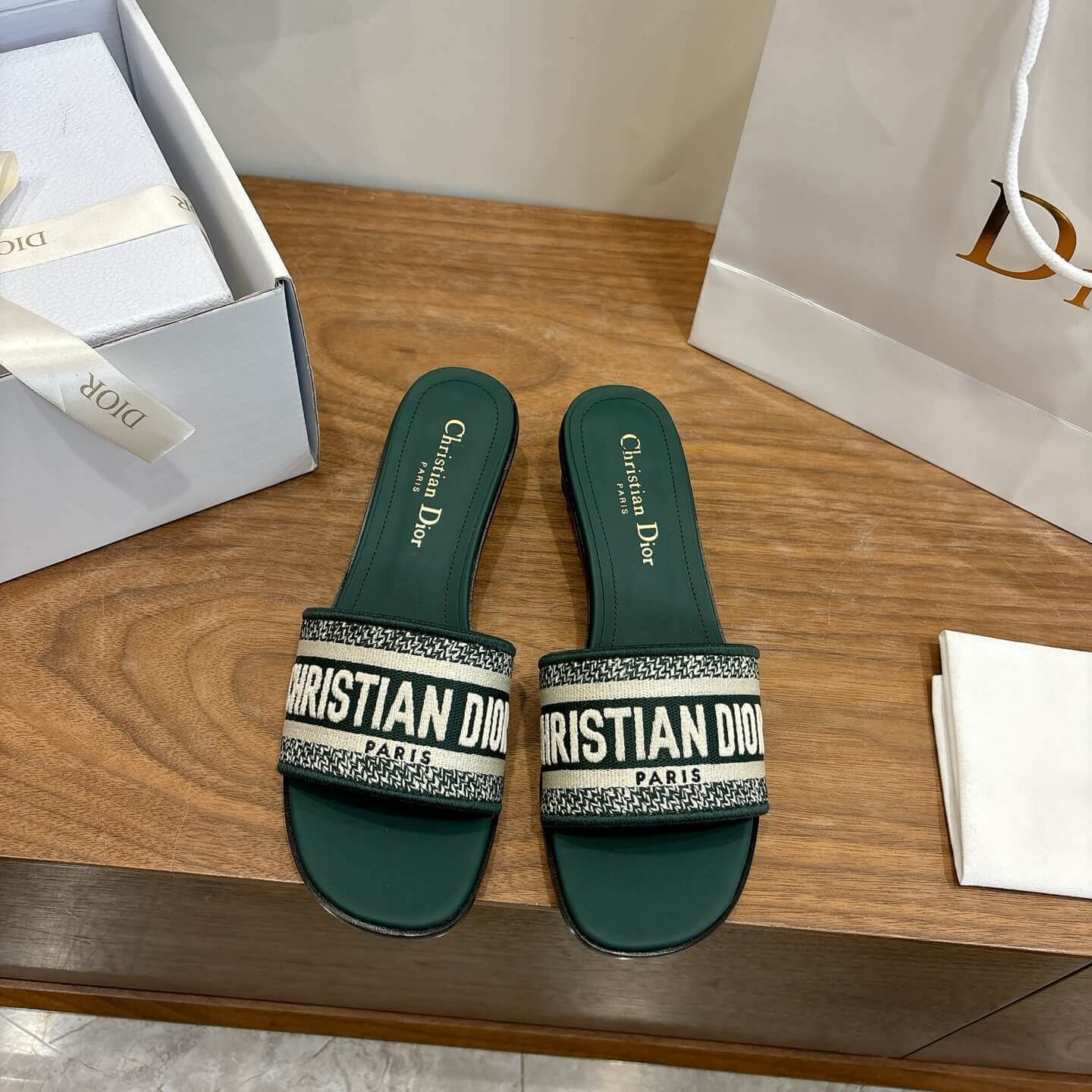 Dior шльопанці