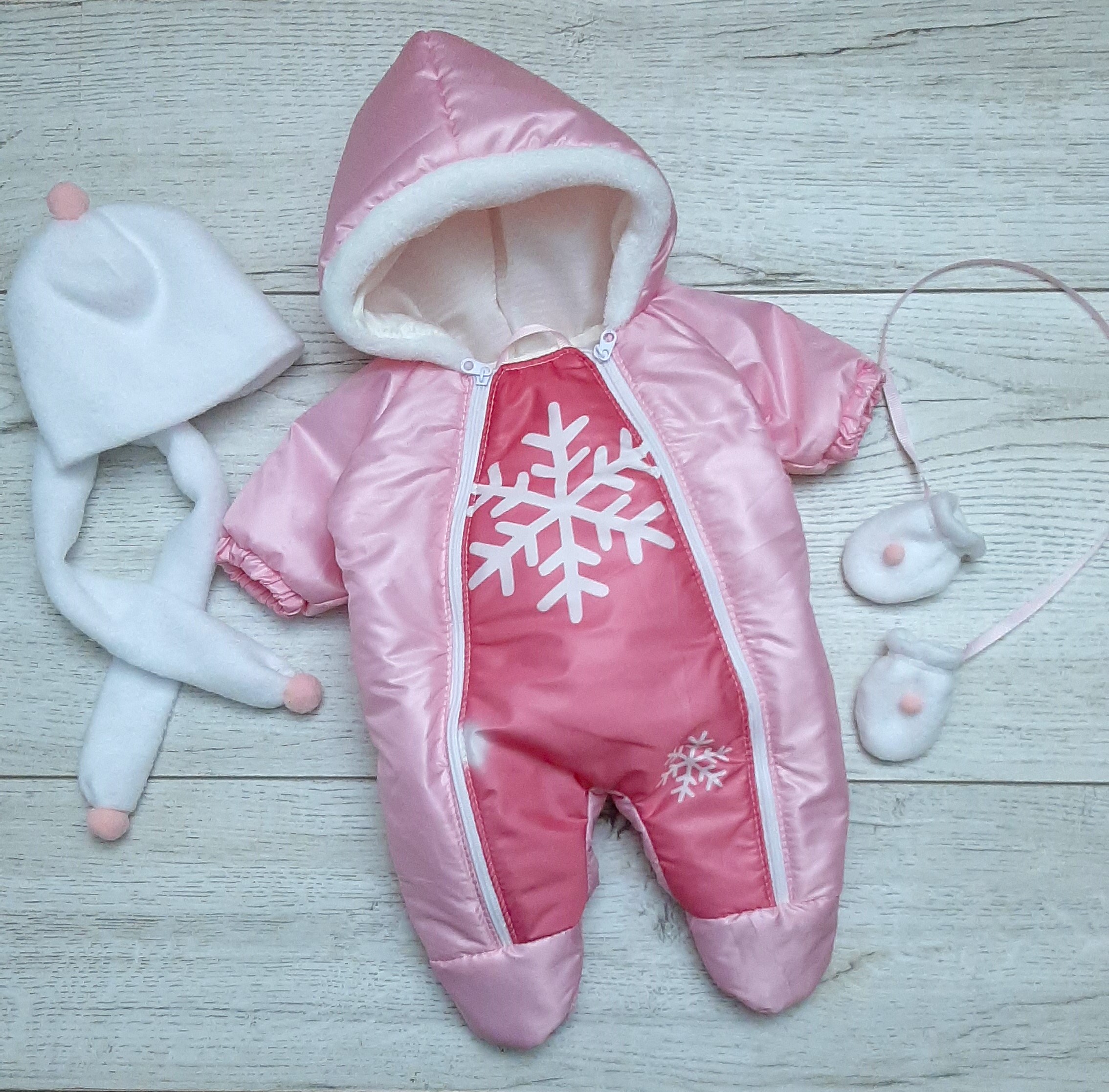 Зимовий одяг для ляльки Baby Born: комбінезон в сніжинки ❆ ніжно-рожевий