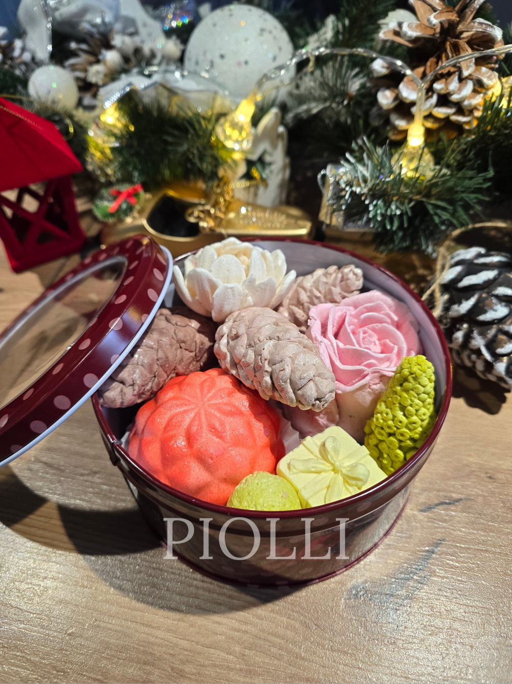 Зефір у  новорічній жестяній коробці д14