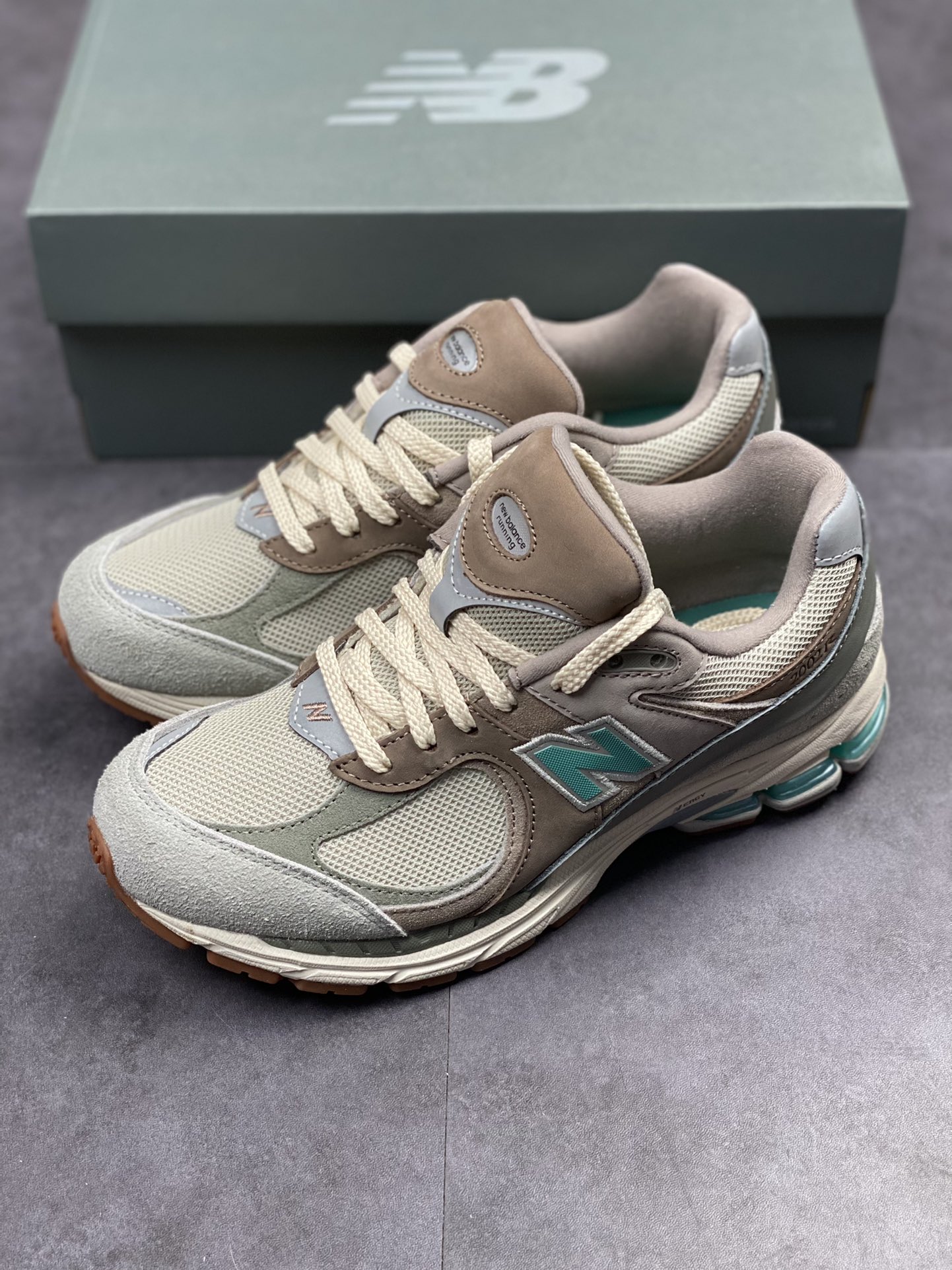 New Balance Refined Future Series M2002RAM