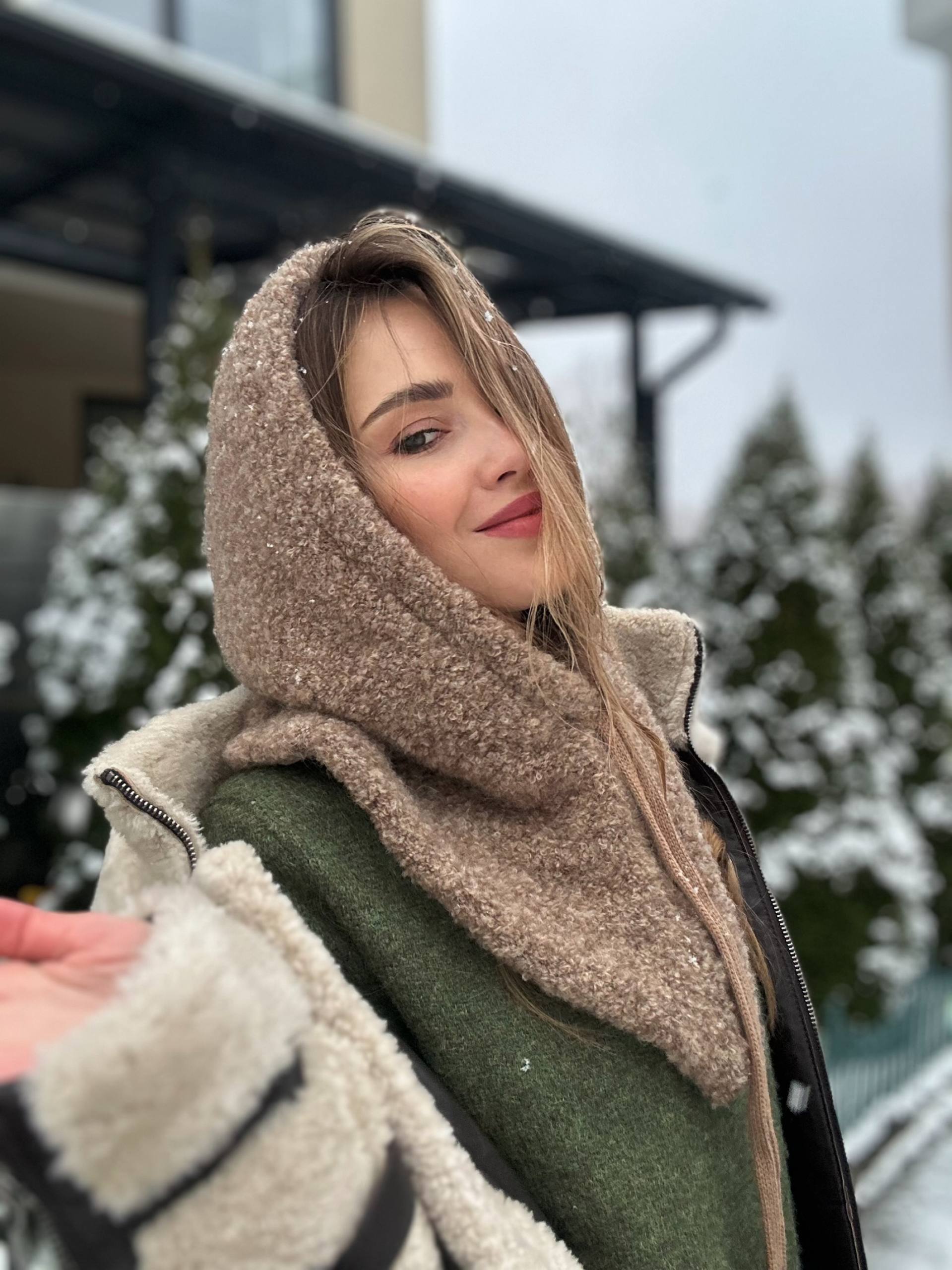 Капор букле на флісі з блискавкою горіховий