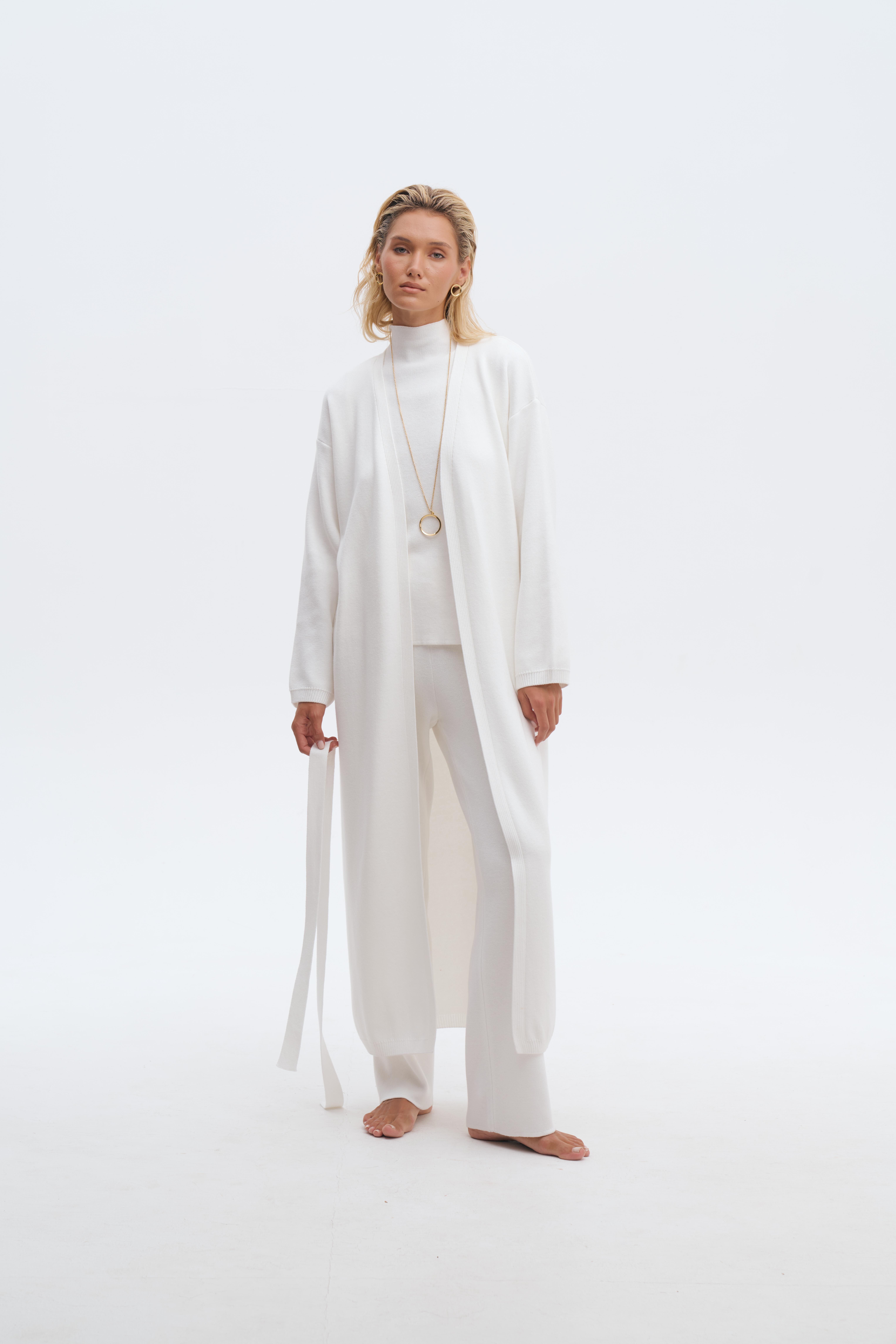 В'язаний однотонний кардиган з поясом у довжині максі "Карла" - Молочний IWOMAN