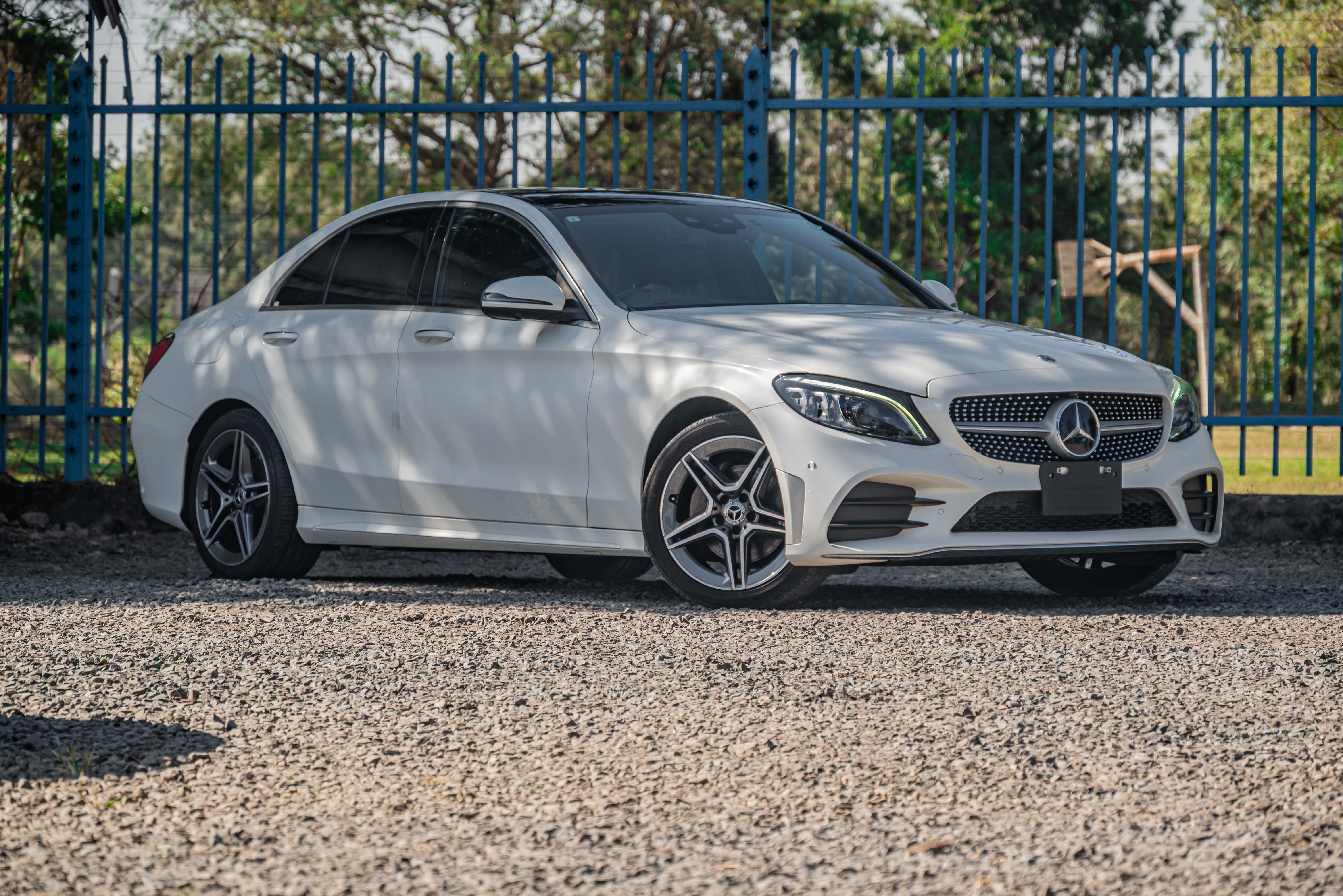 MERCEDES BENZ C200