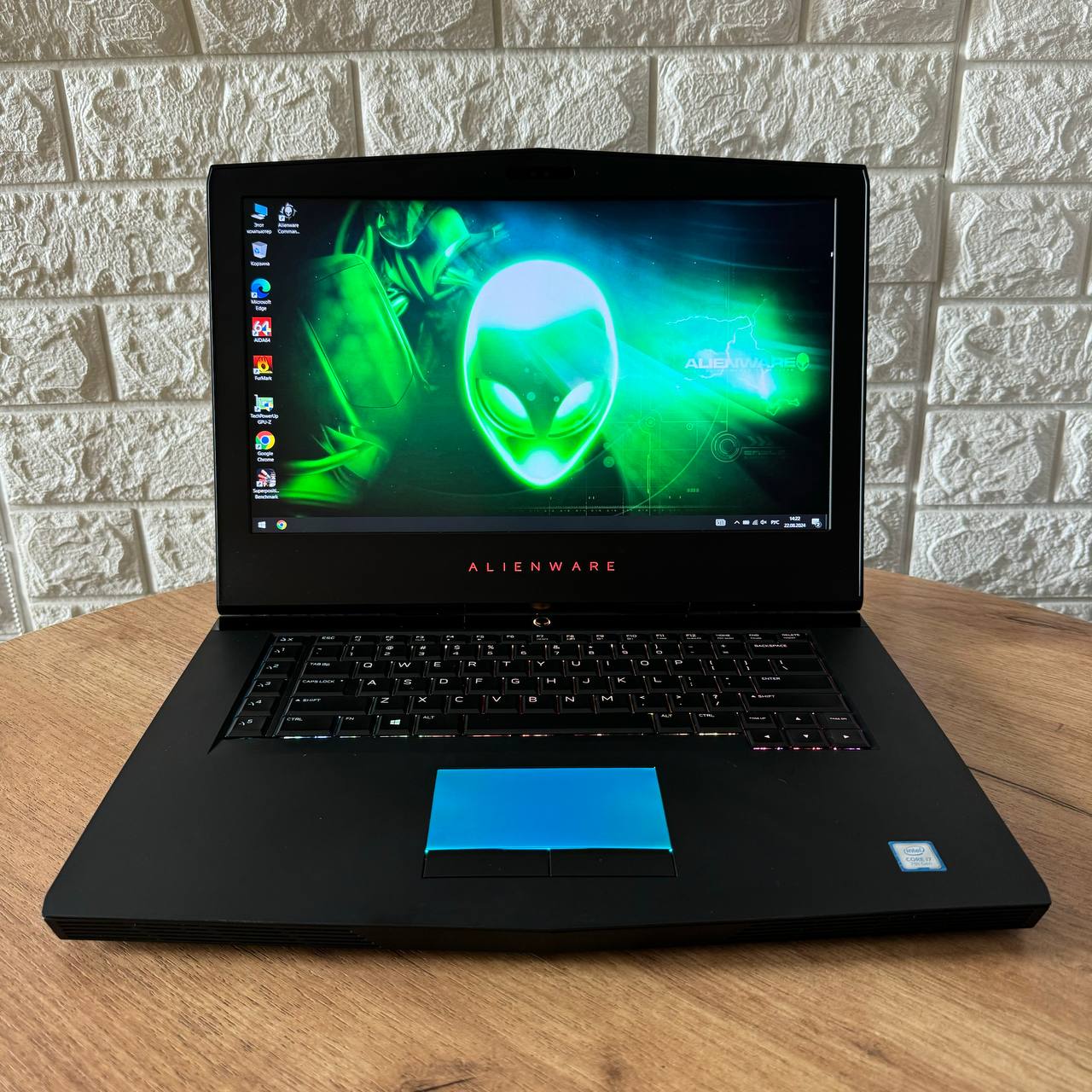 Dell Alienware 15 R3 (i7 7820HK 1070)