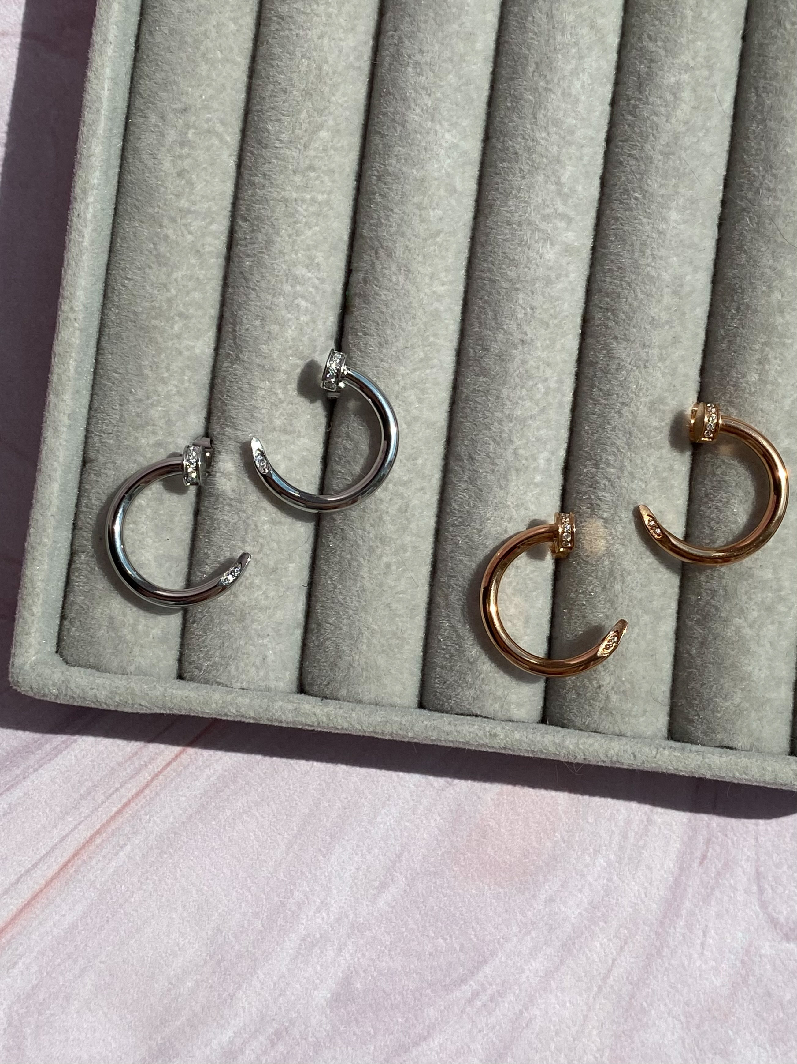 Сережки-пусети Цвях із цирконієм