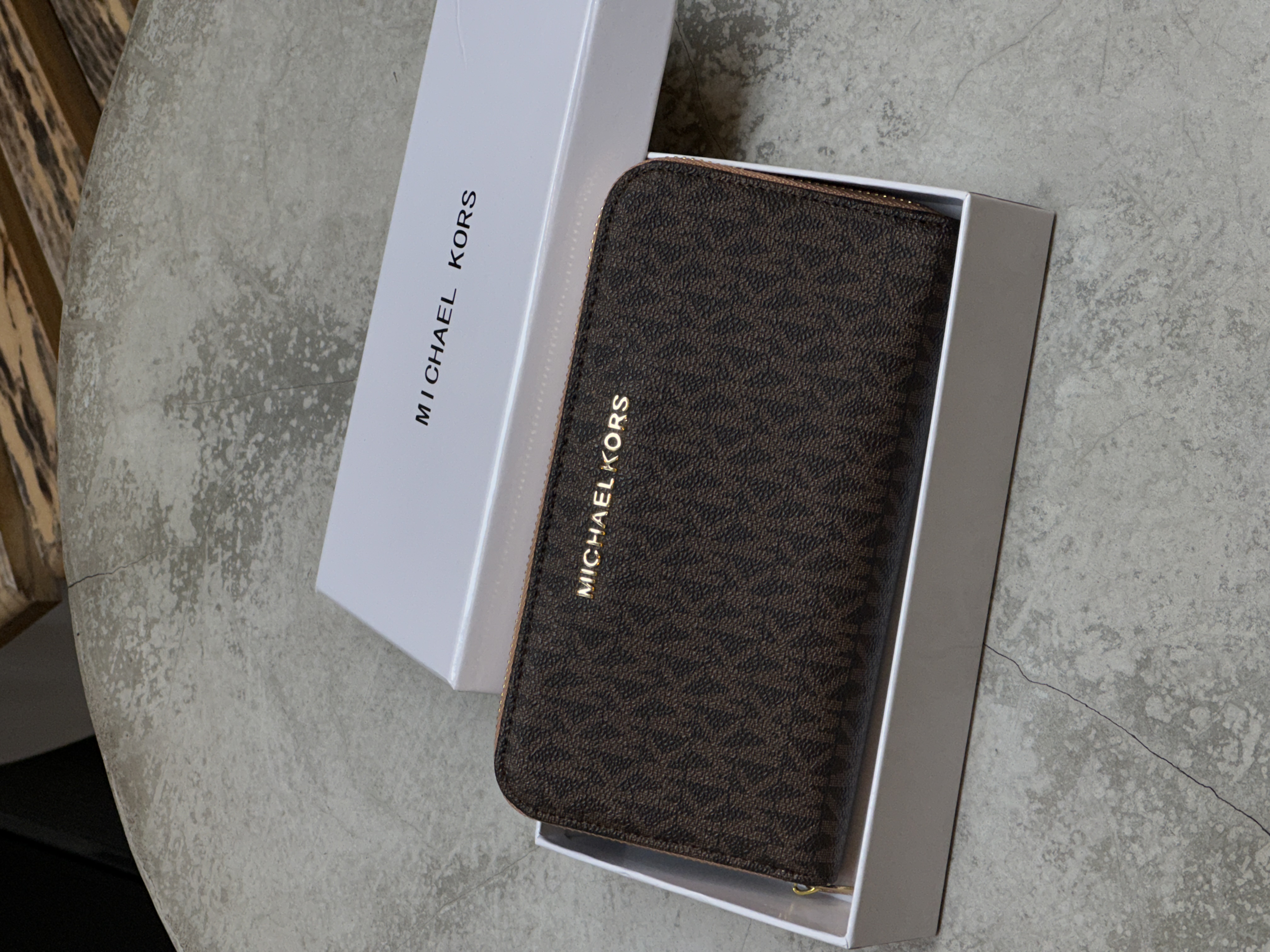 Michael Kors Large Wallet Zip Brown