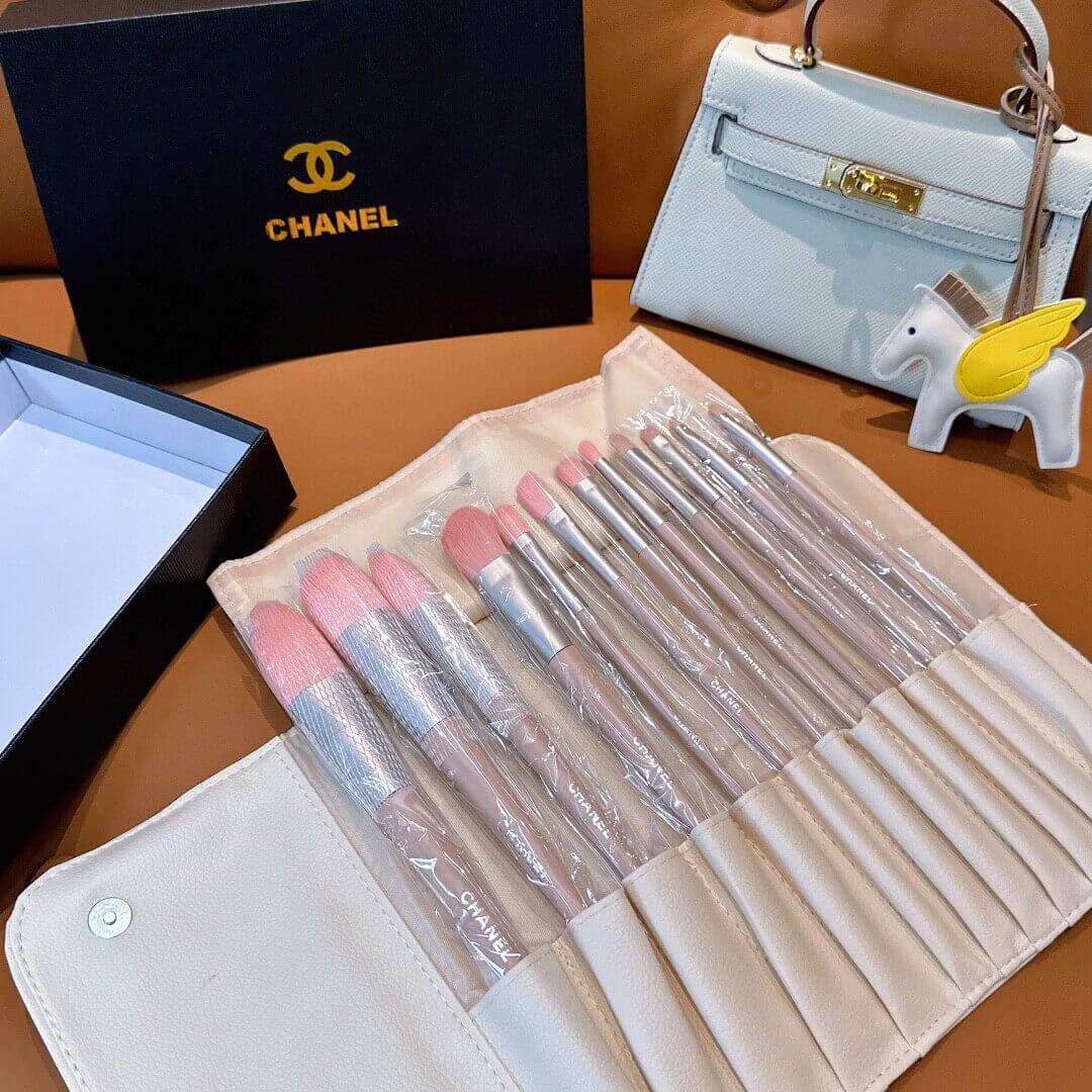 Chanel набір пензлів для макіяжу
