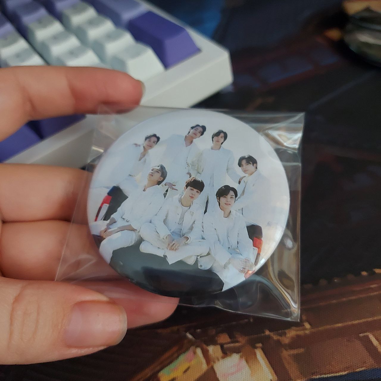 Значки з BTS (усі 7)