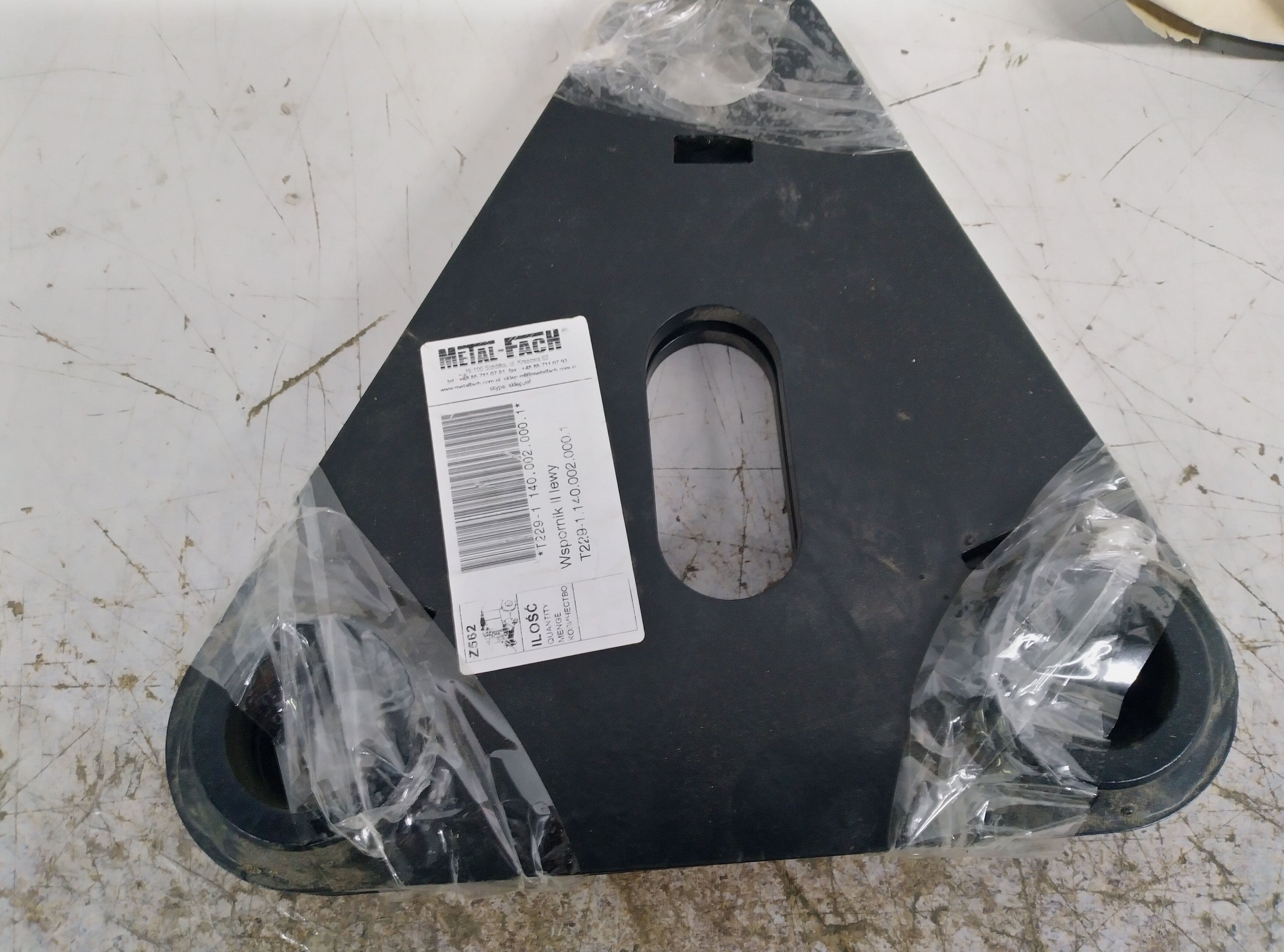 T229-1 140.001.000.1 Кронштейн II правий