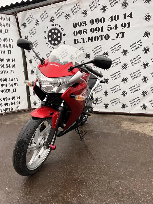 Японський мотоцикл Honda cbr250r
