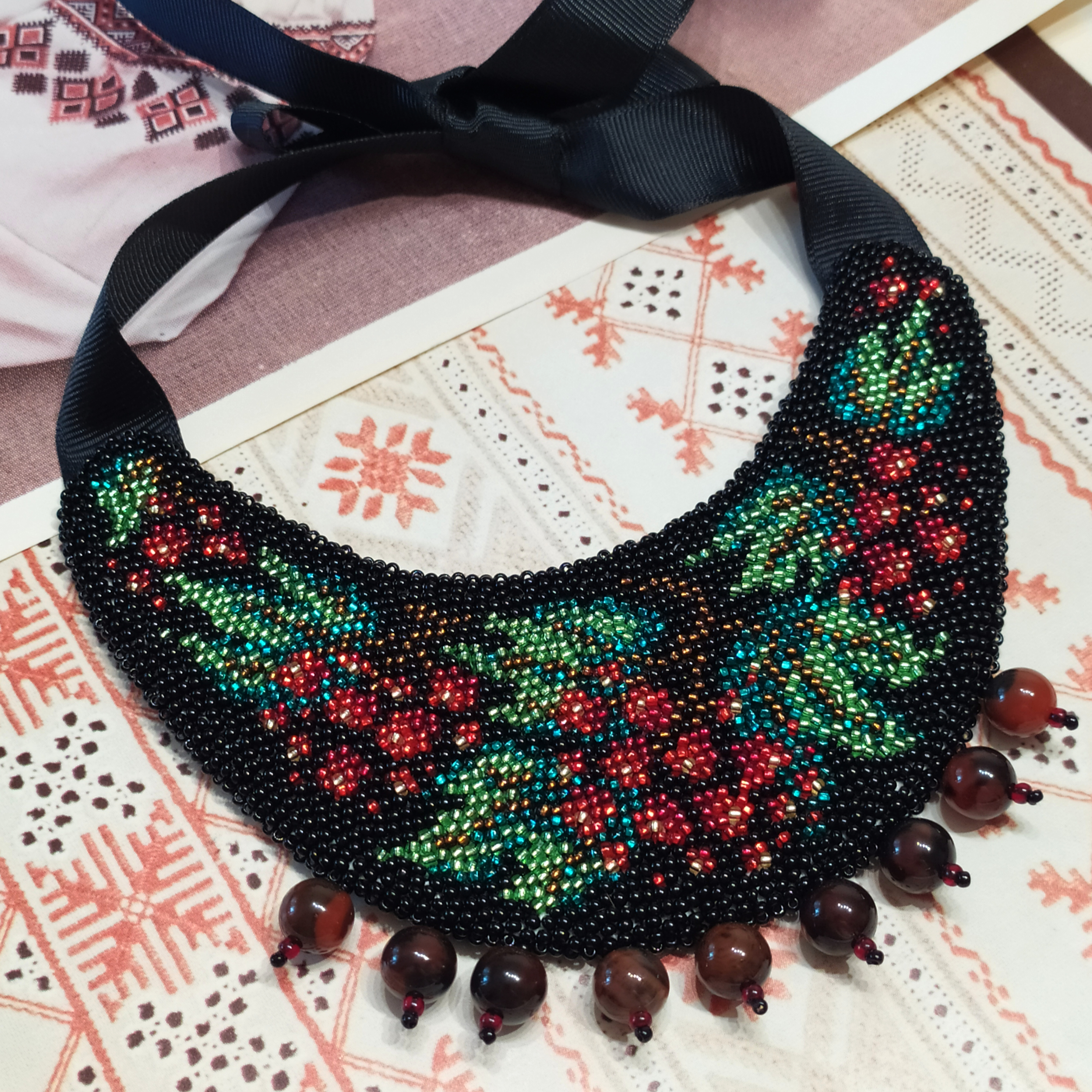 Кольє «Калина» чорне