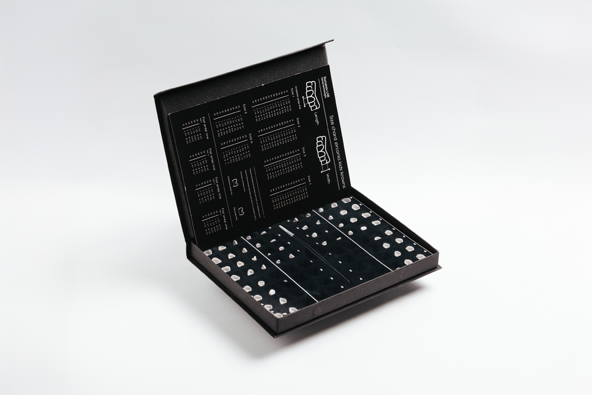 Повний набір цирконієвих коронок для молочних зубів