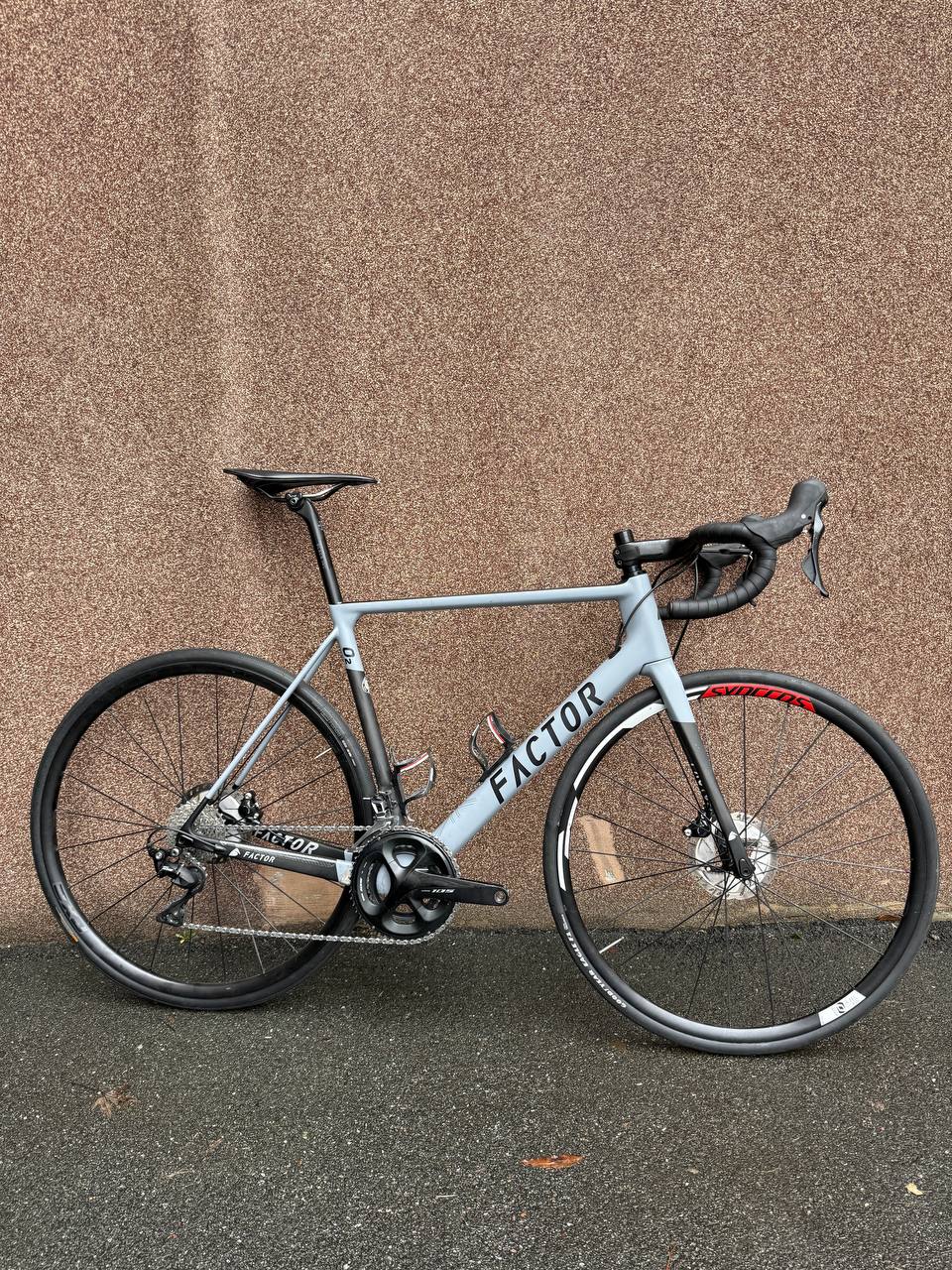 Шоссейний велосипед Factor O2 Carbon