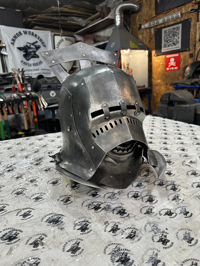 Armor helmet “Uruk-hai”