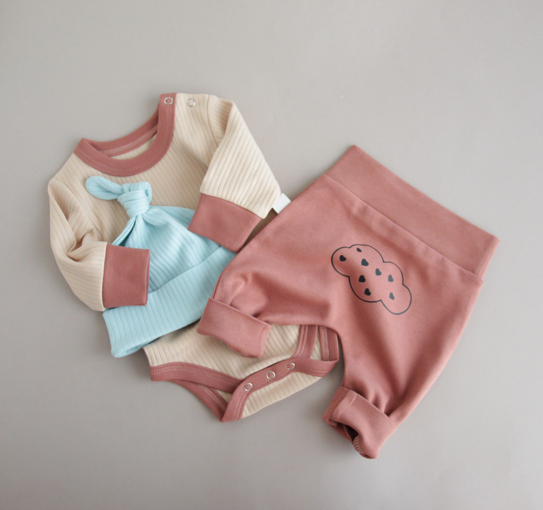 Боді, штанці з хмаринкою та шапочка, комплект з 3 шт