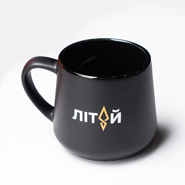 Чашка чорна керамічна