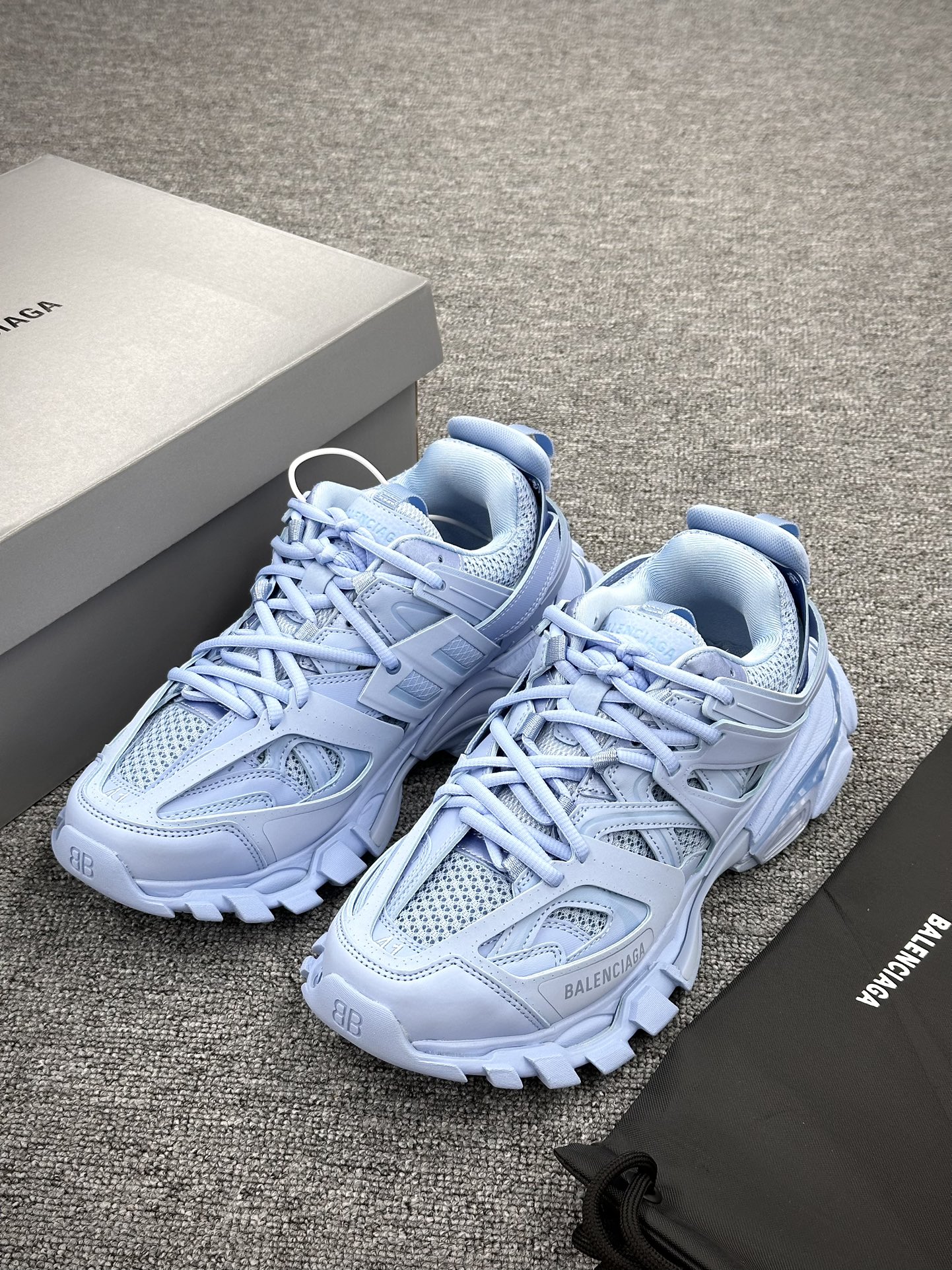 Balenciaga Track Trainers Low Sneakers 3.0  542436 W2LA1 4800