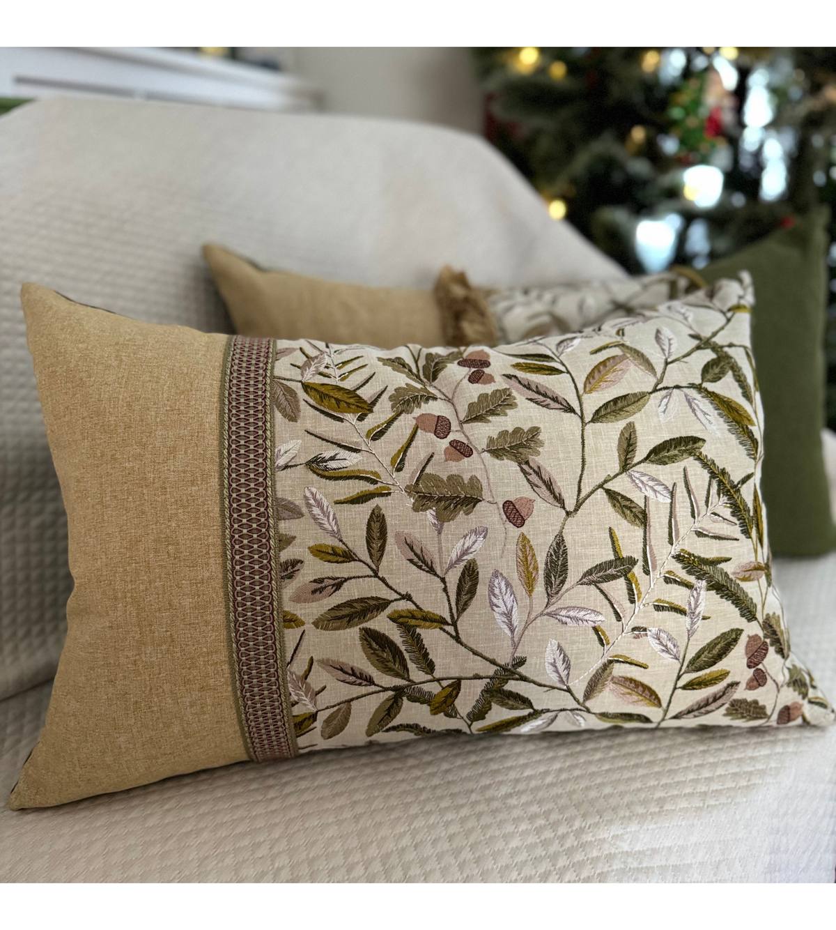 Decorative pillows Acorns