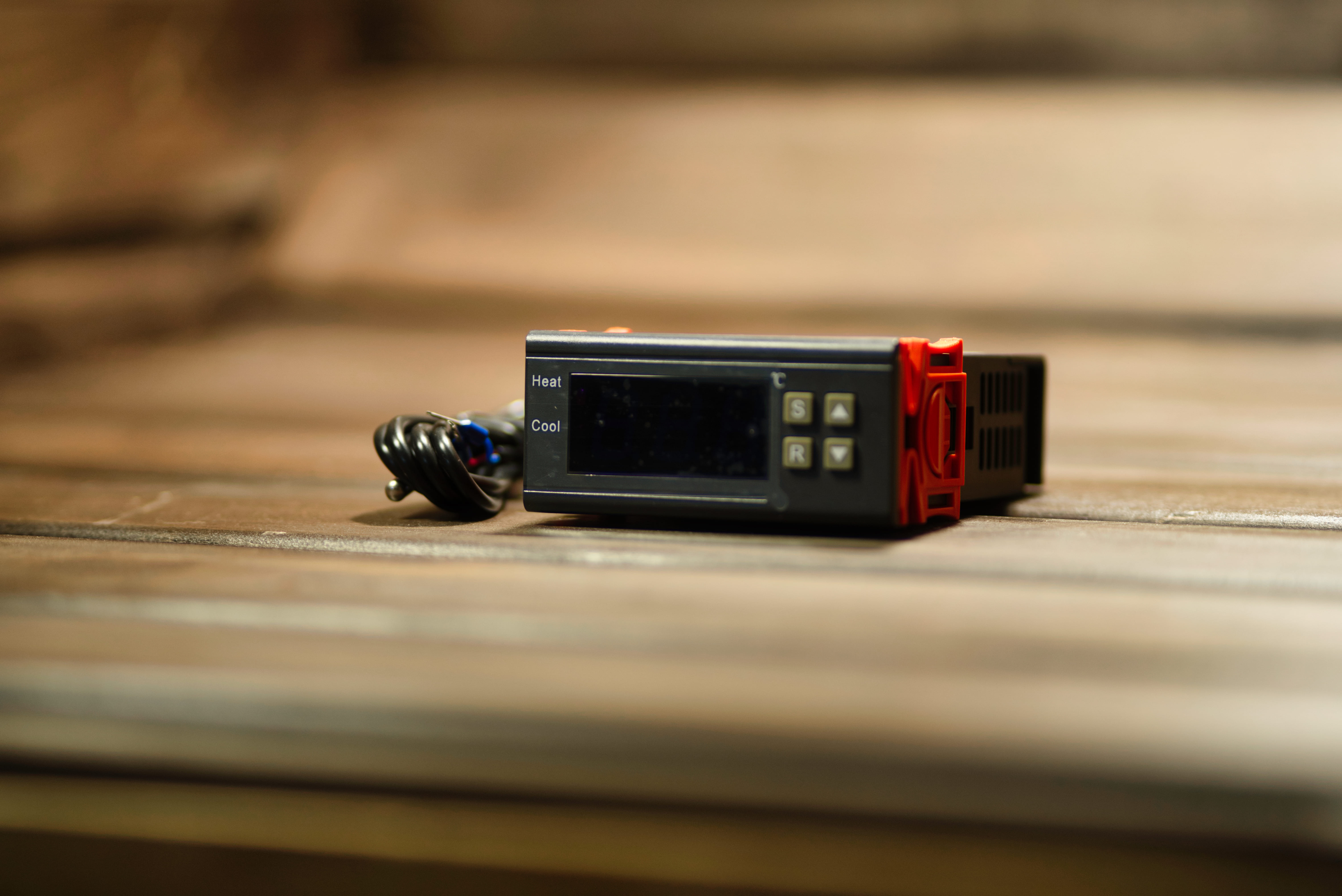 Терморегулятор mh1210w0