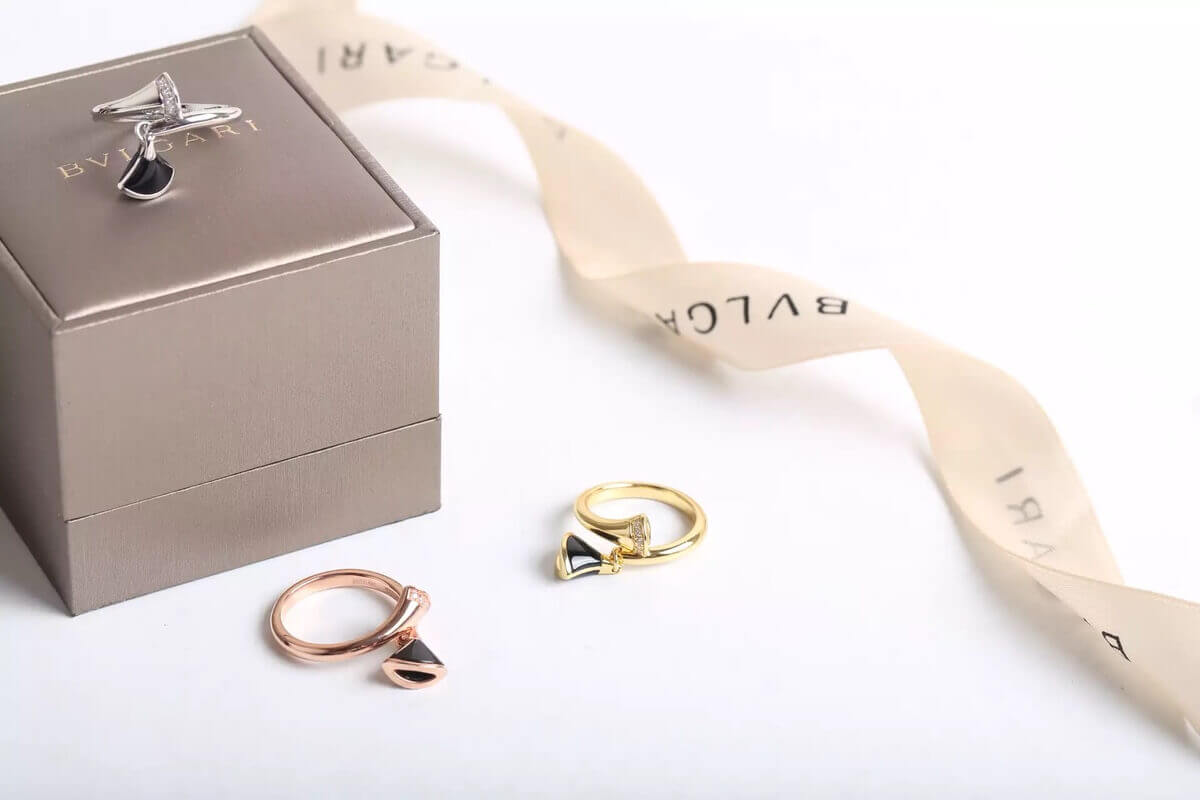 Bvlgari каблучка золота