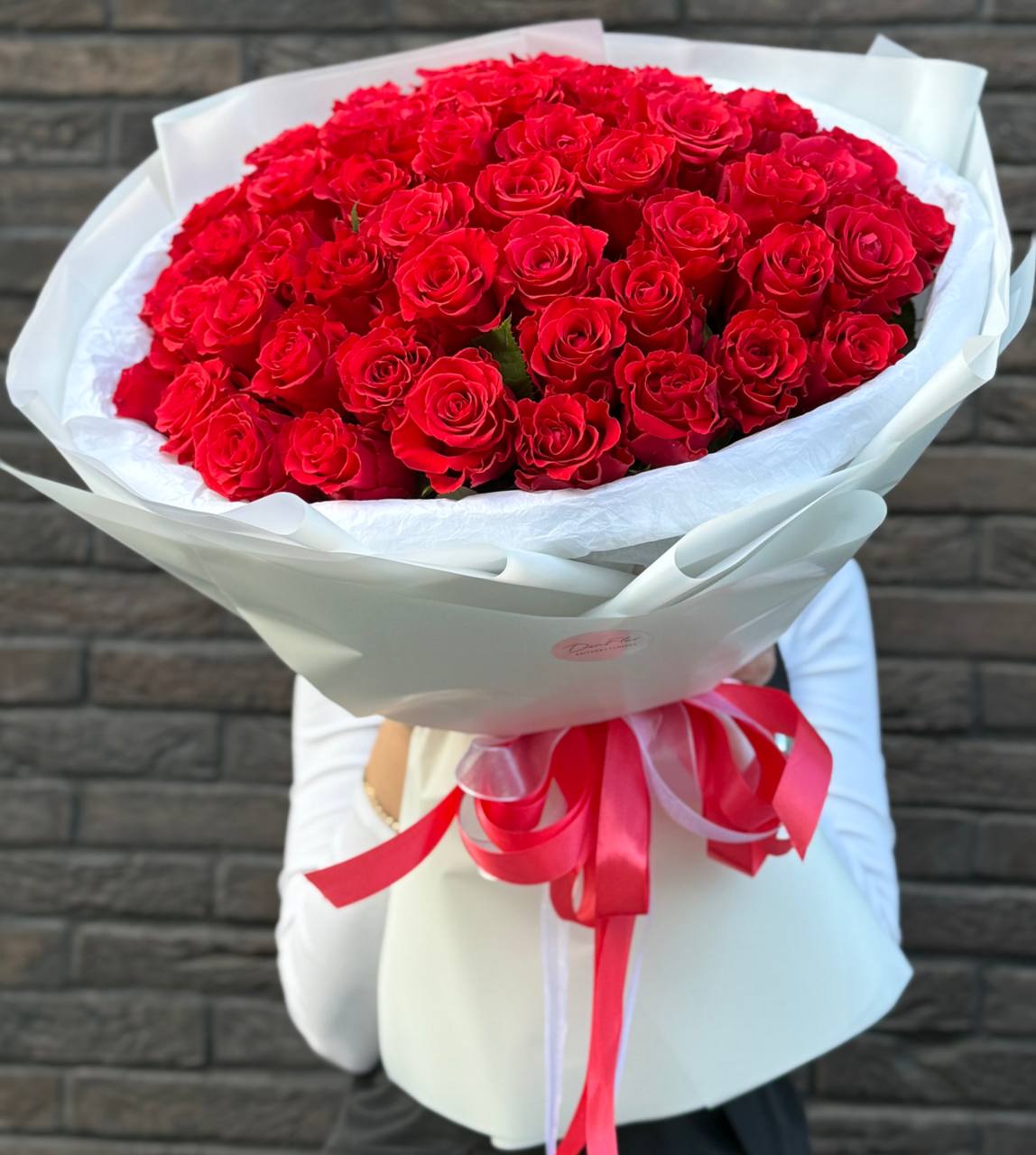 Букет із 51 еквадорської троянди у пишному пакуванні
