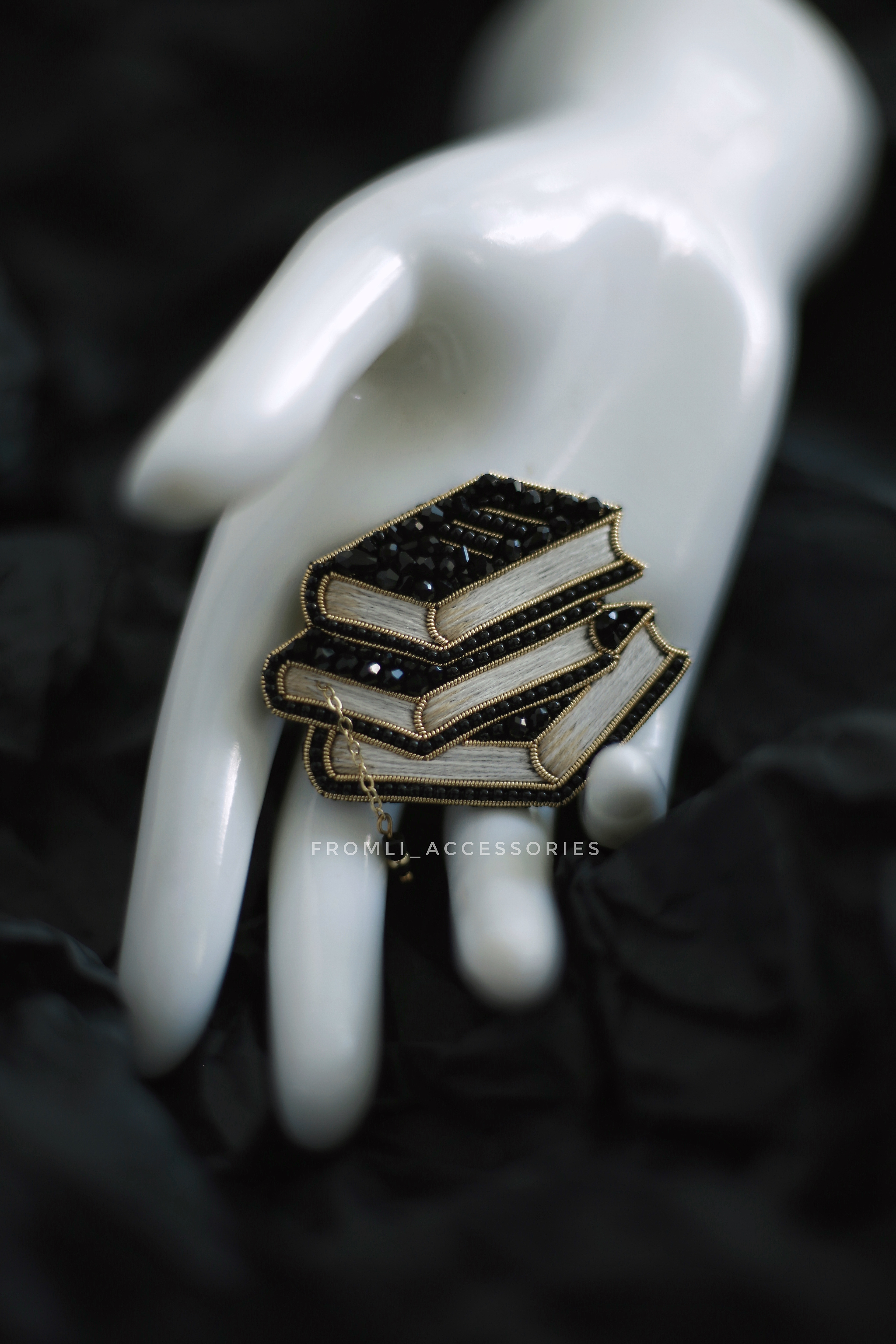 Брошка «Книги»