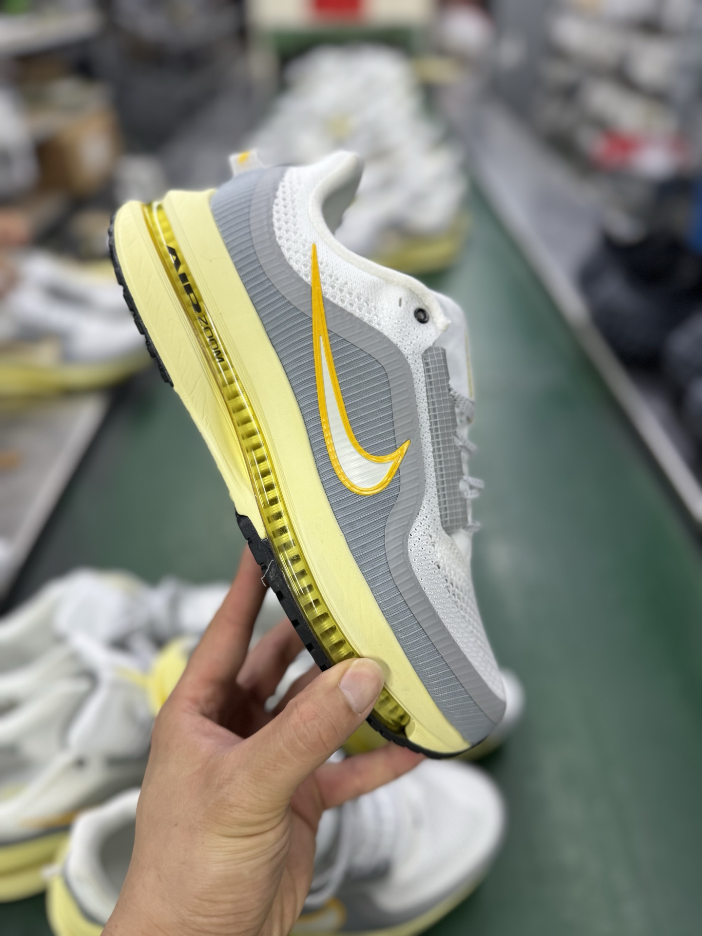 Nike Air Zoom PEGASUS PREMIUM  HQ2592-010