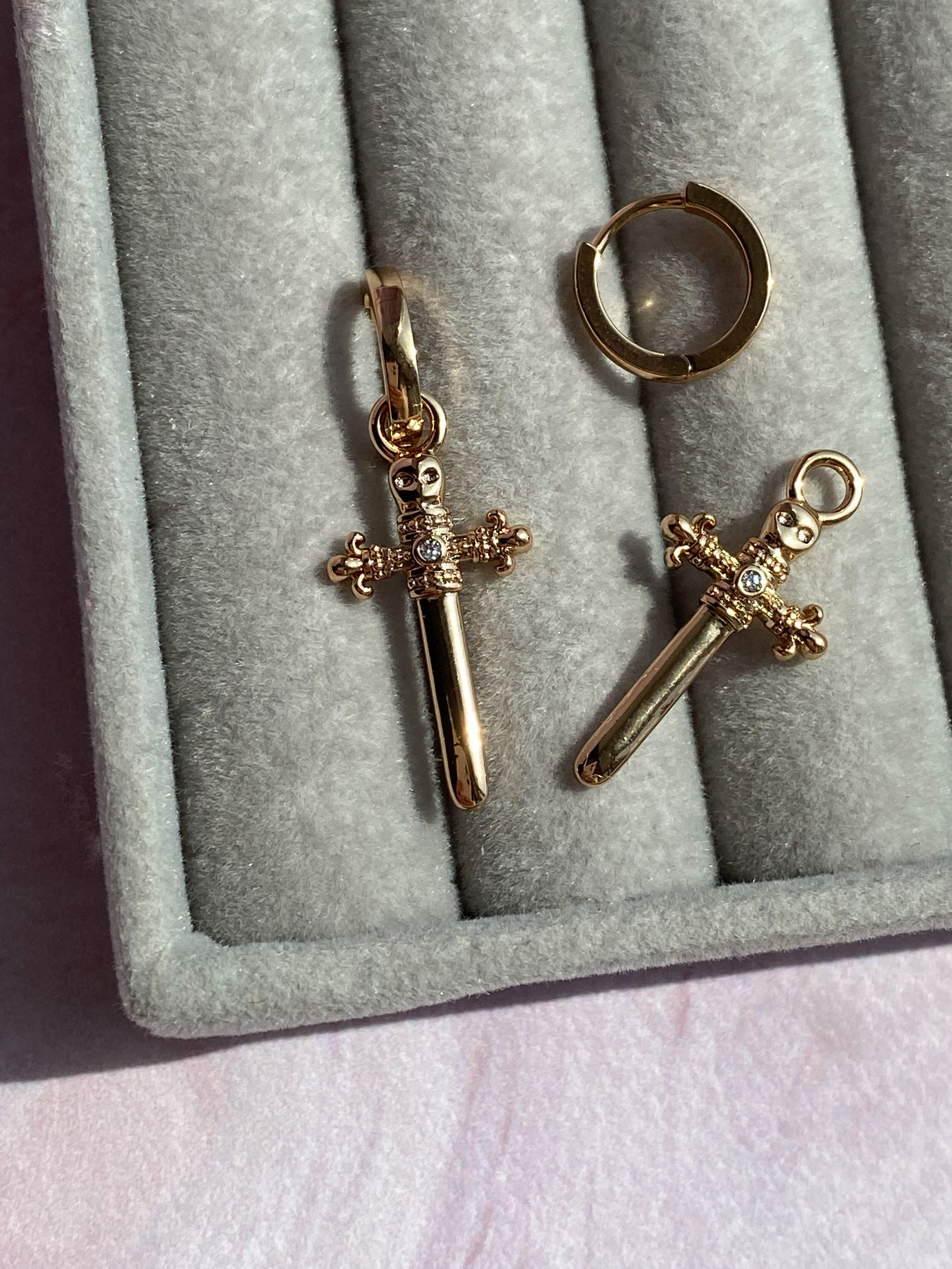 Сережки-підвіски Хрестик