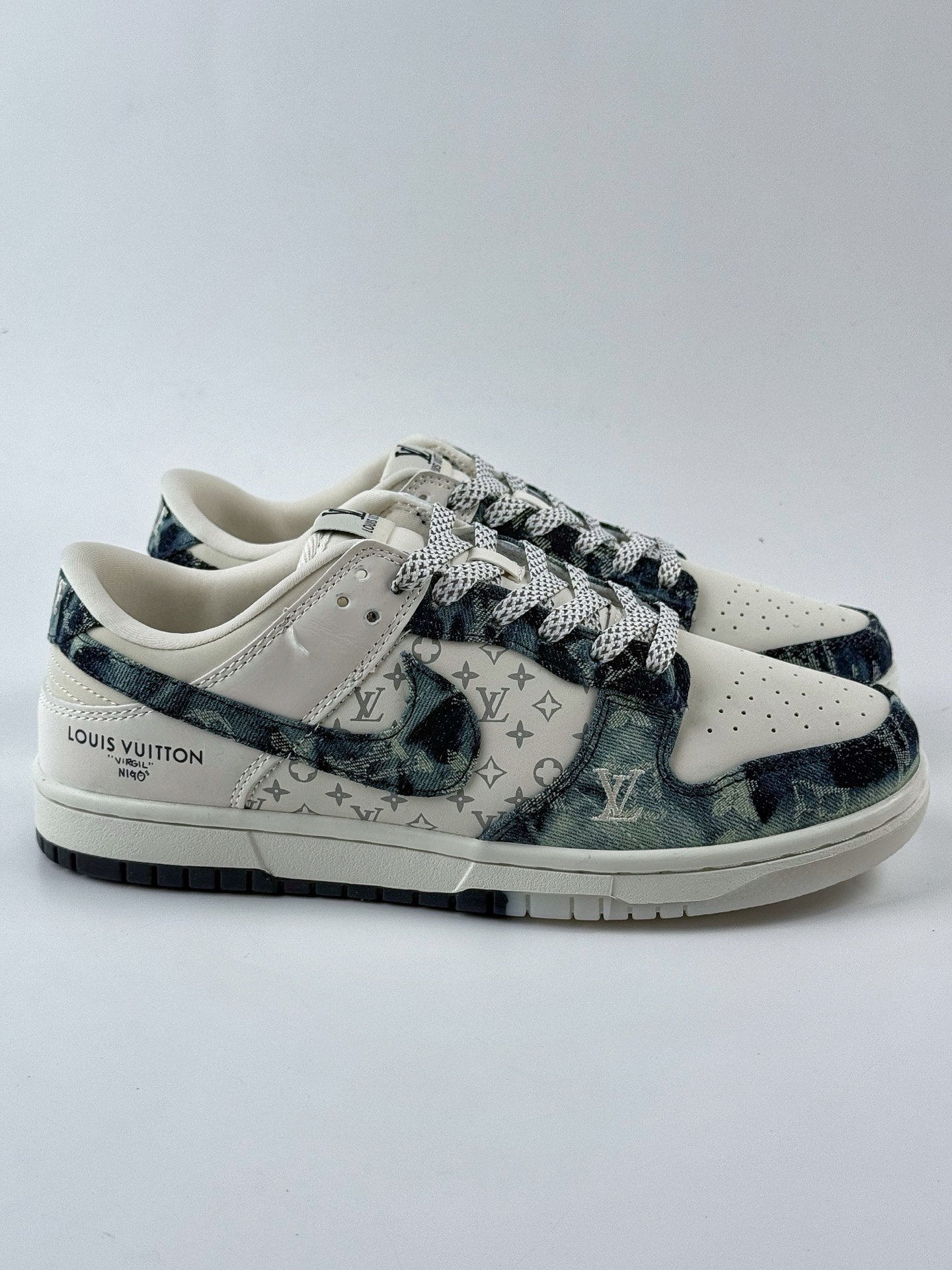 Nike SB Dunk Low x Louis Vuitton CH8311-288