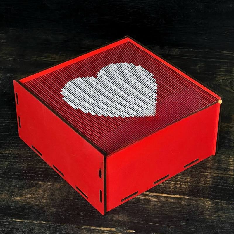 Пенал червоний з дизайном "В'язане серце", 20х20х8 см