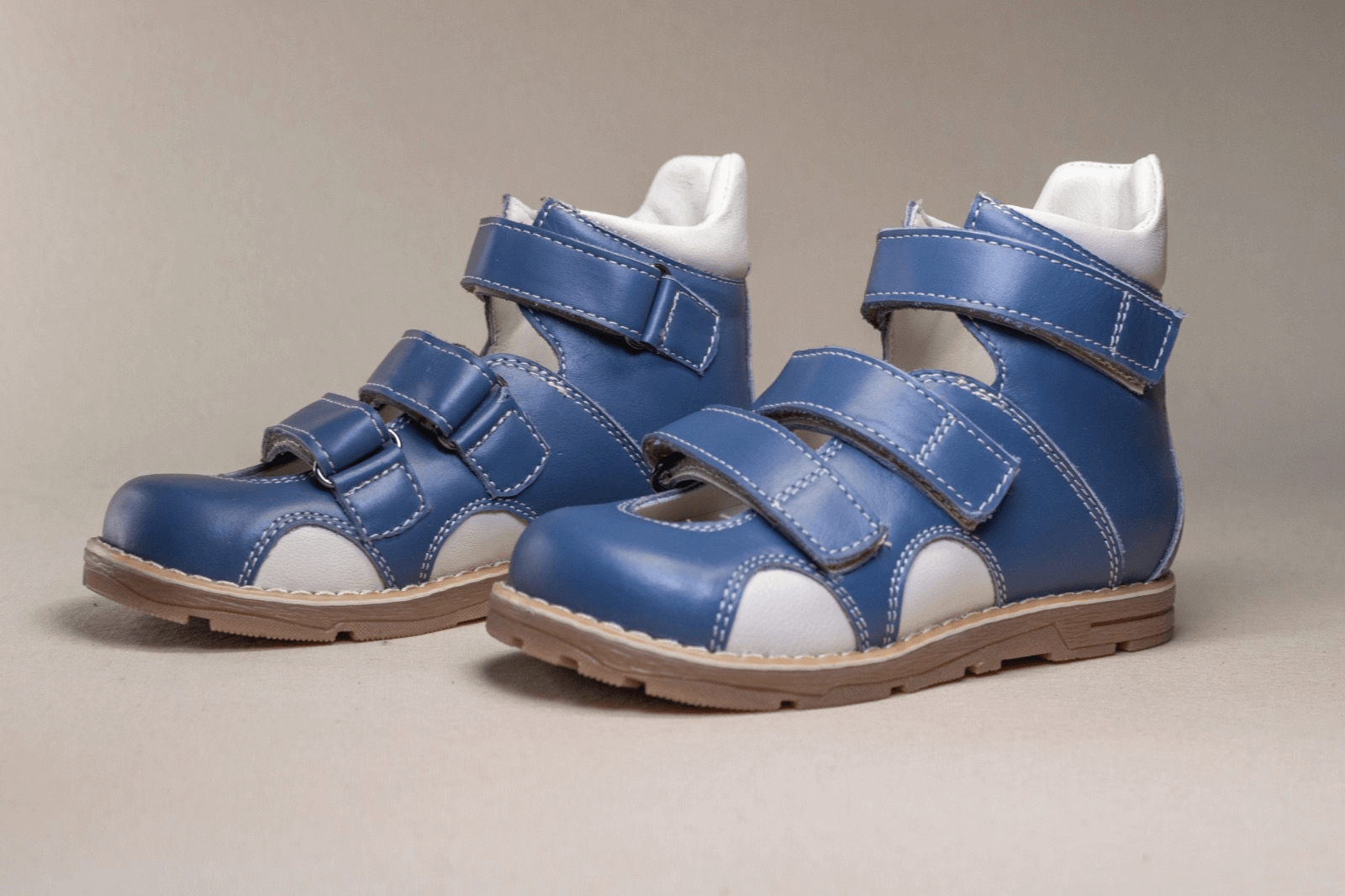 Дитячі високі босоніжки 04/1